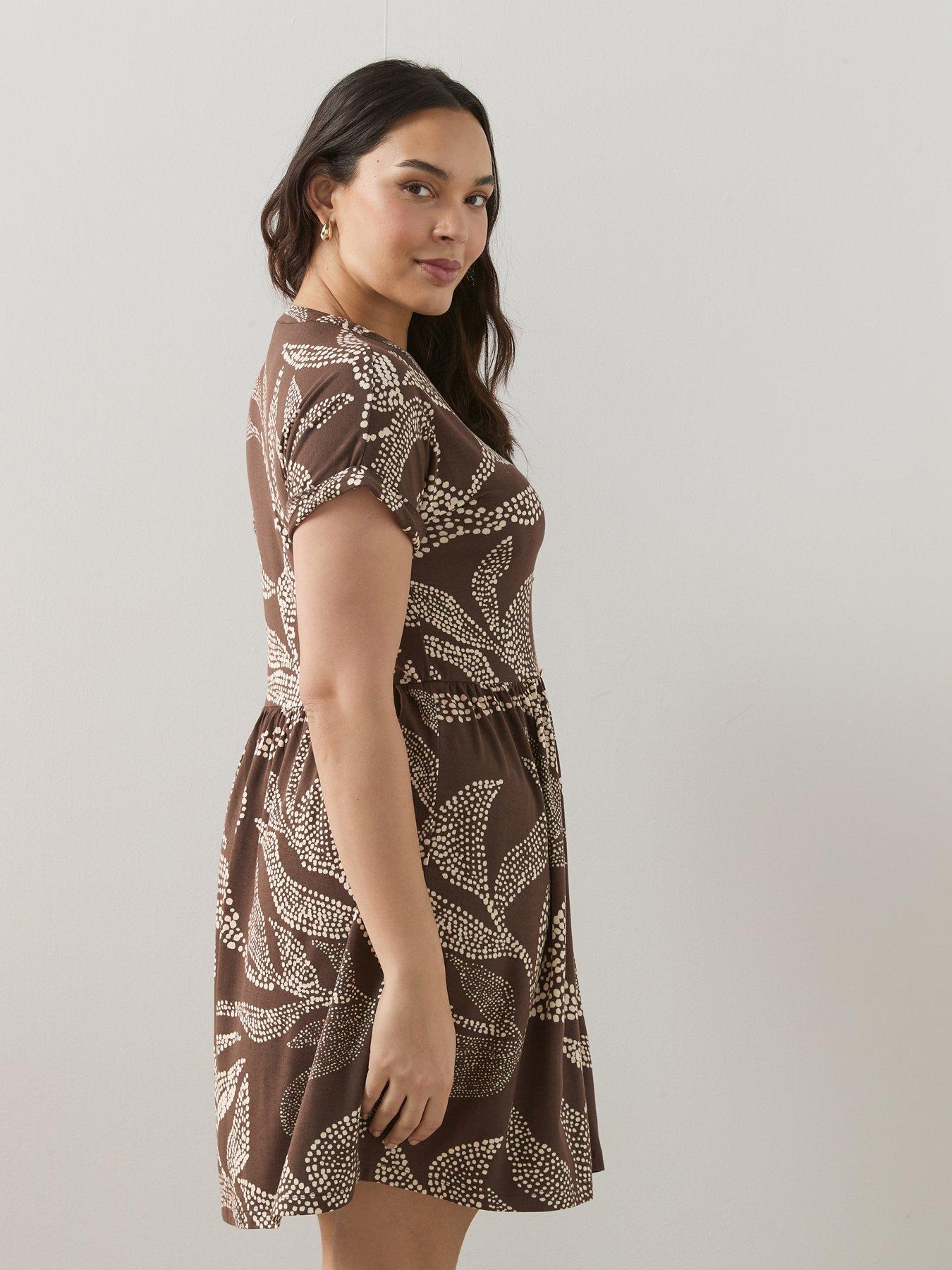 Image 5 of 6 of The Very Collection Curve Curve Button Through Printed Stretch Mini Dress