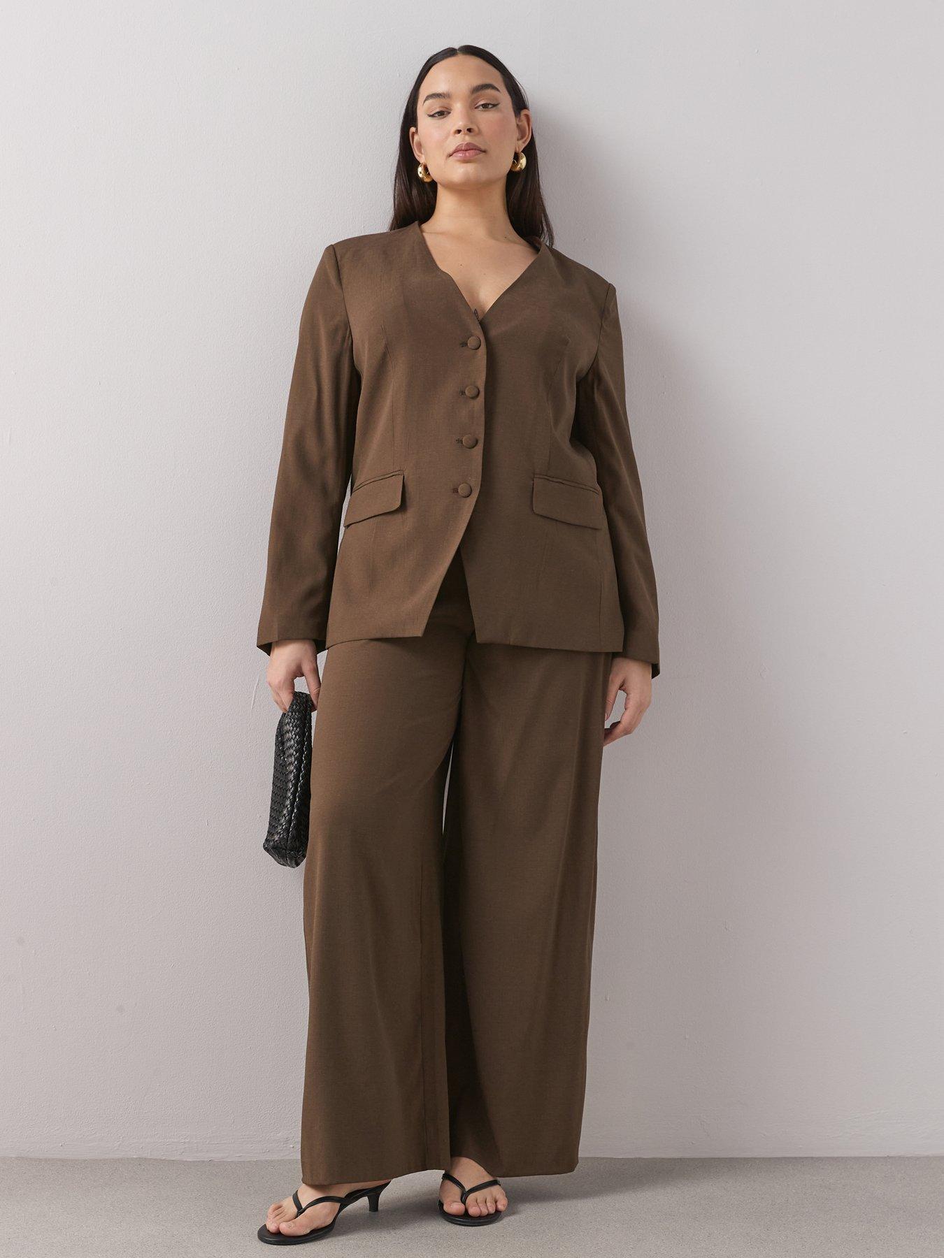 Image 4 of 6 of The Very Collection Curve Cinched Waist Collarless Linen Blazer