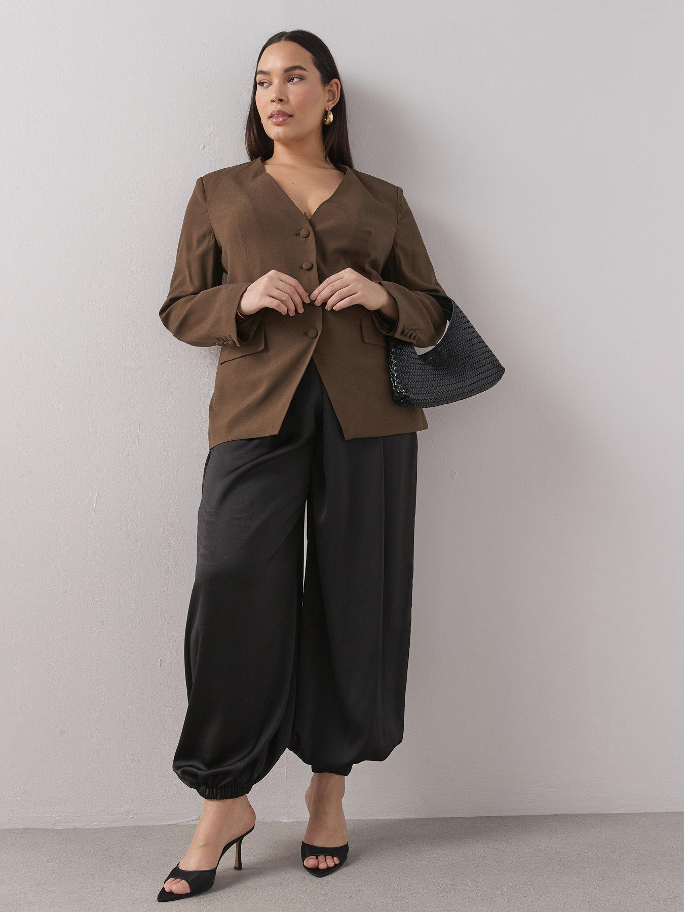 Image 5 of 6 of The Very Collection Curve Cinched Waist Collarless Linen Blazer