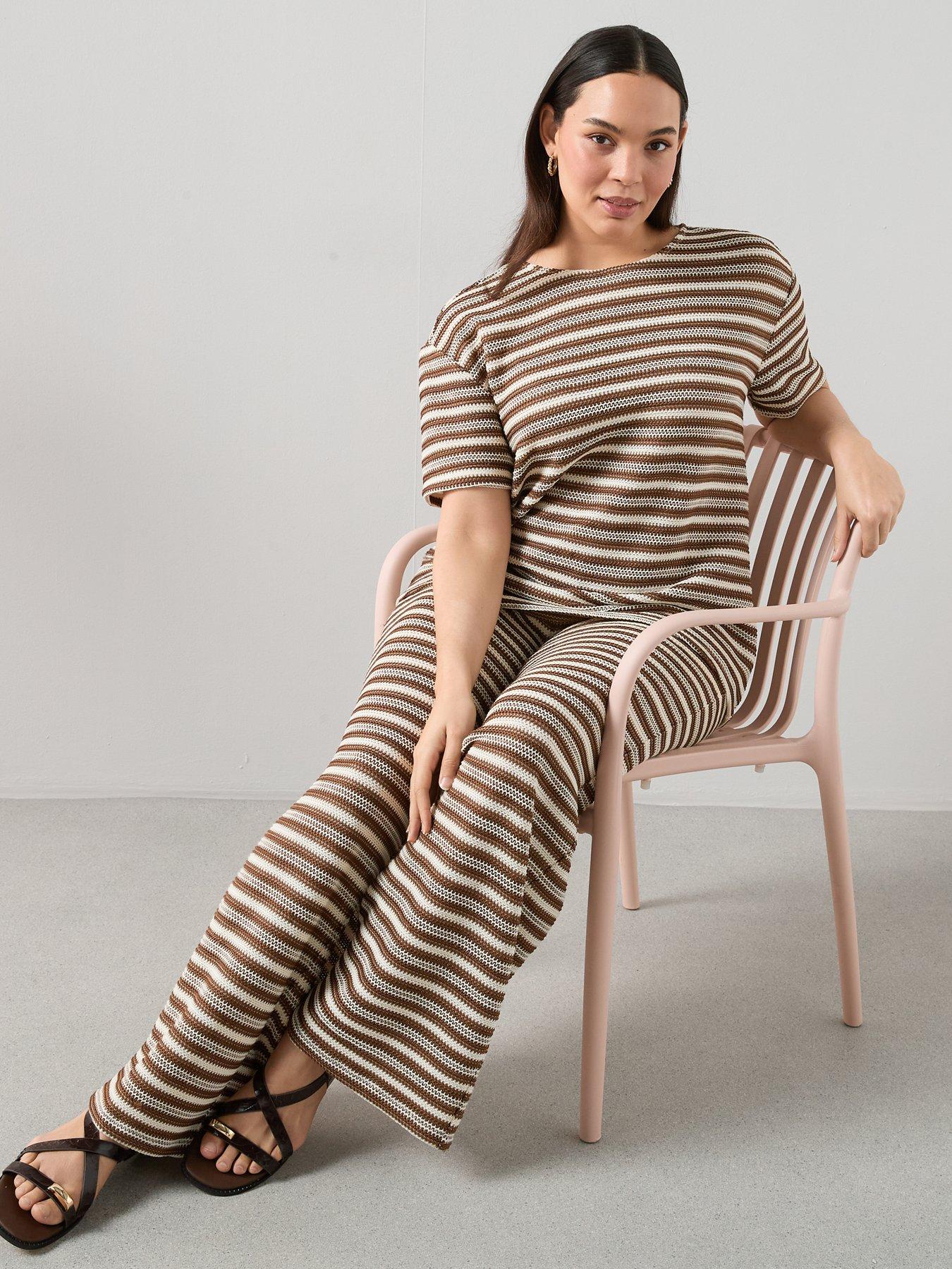 the-very-collection-curve-stripe-crochet-trouseroutfit