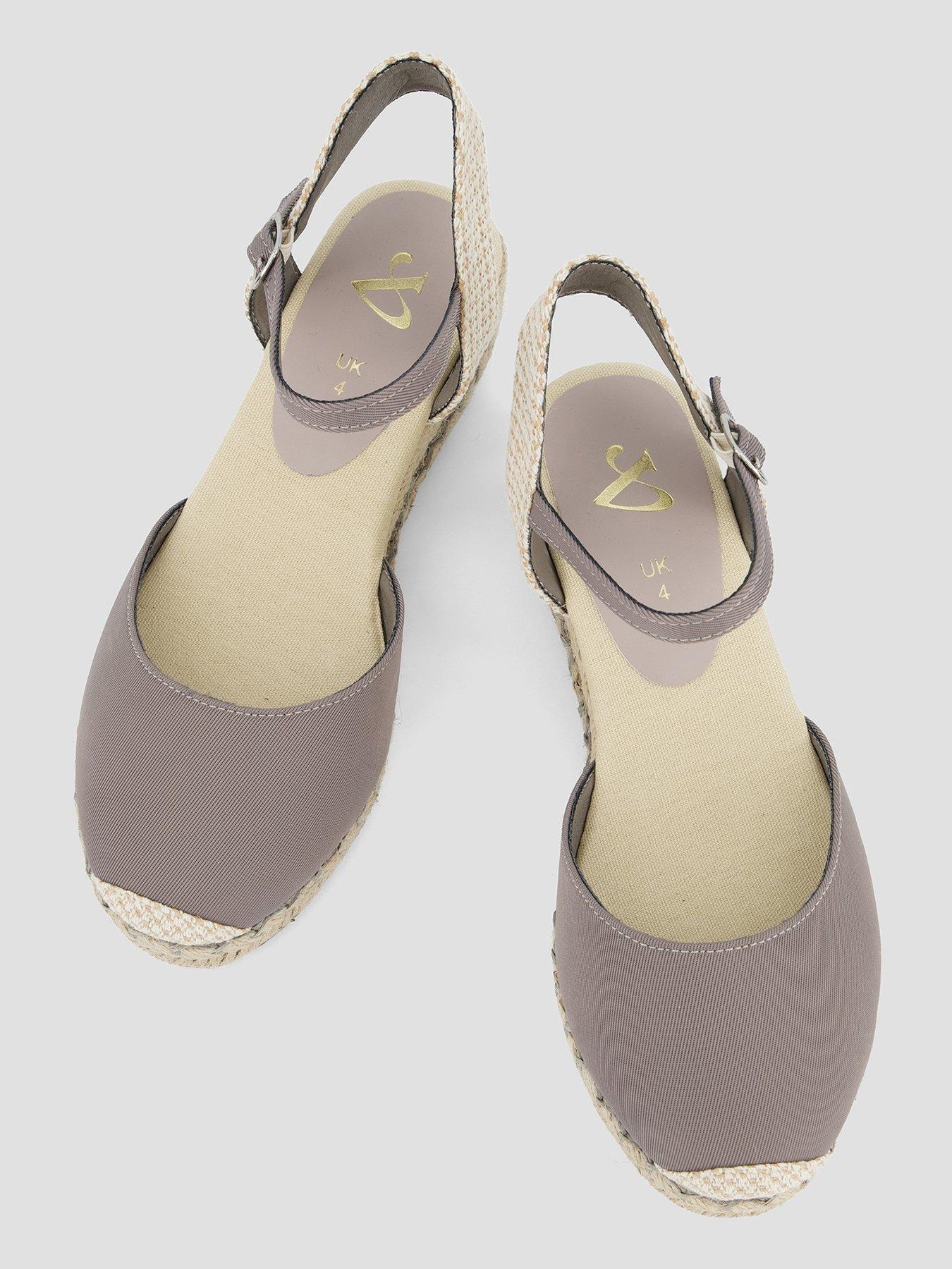 the-very-collection-wide-fit-closed-toe-wedge-shoe-brownoutfit