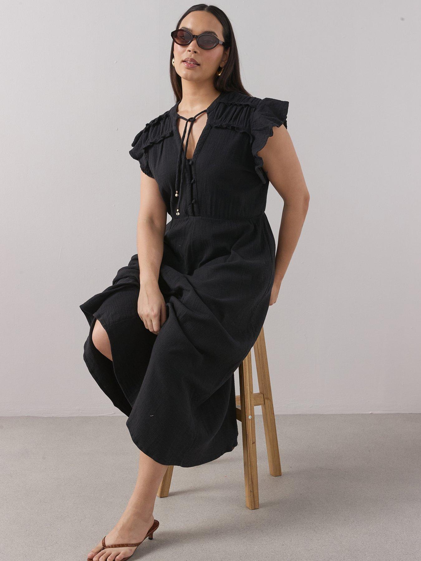 Image 4 of 6 of The Very Collection Curve Cheesecloth Waisted Midi Dress
