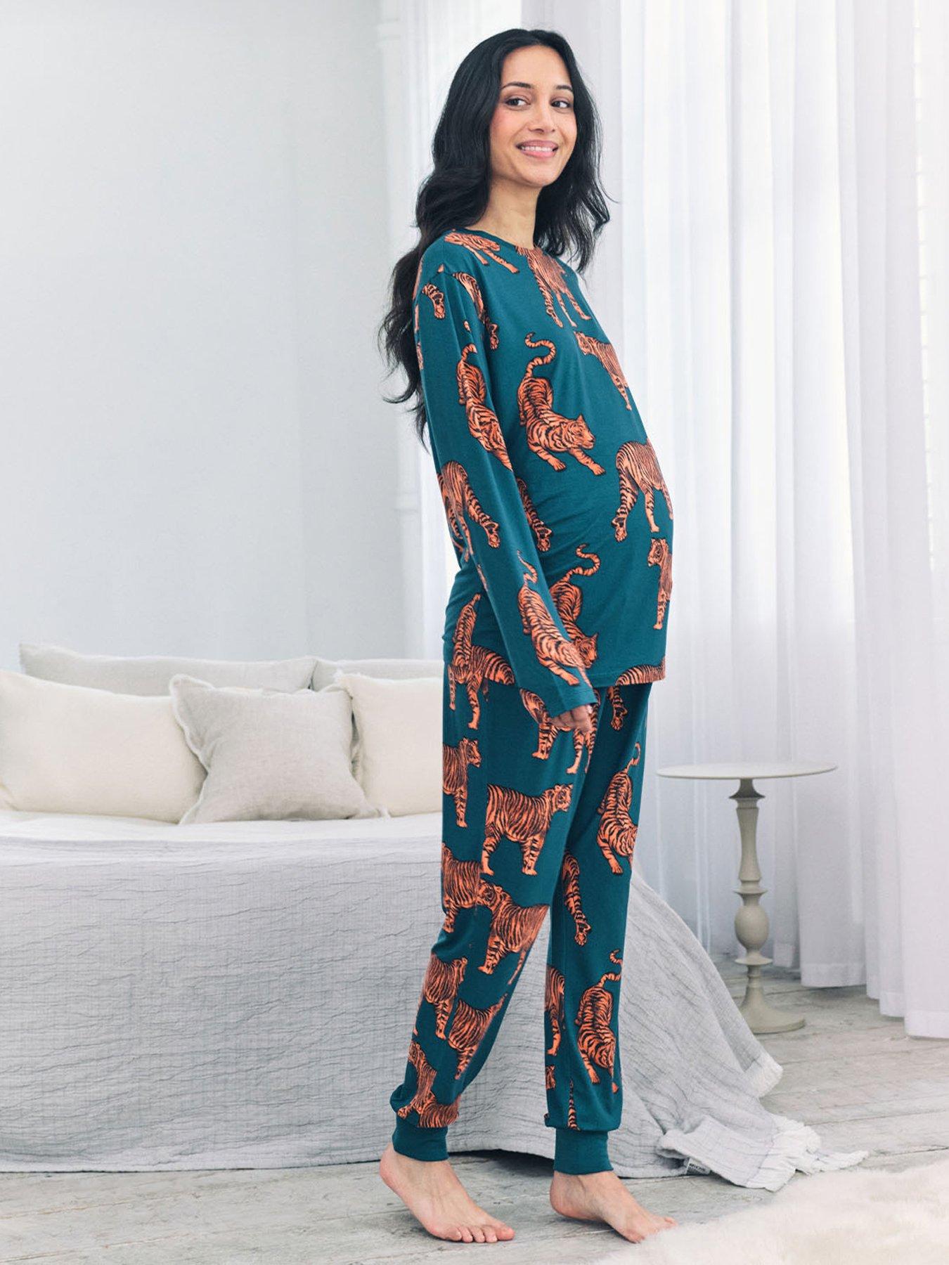 CHELSEA PEERS Chelsea Peers Maternity Long Sleeve Crew Neck Set With Tiger Print In Polyester