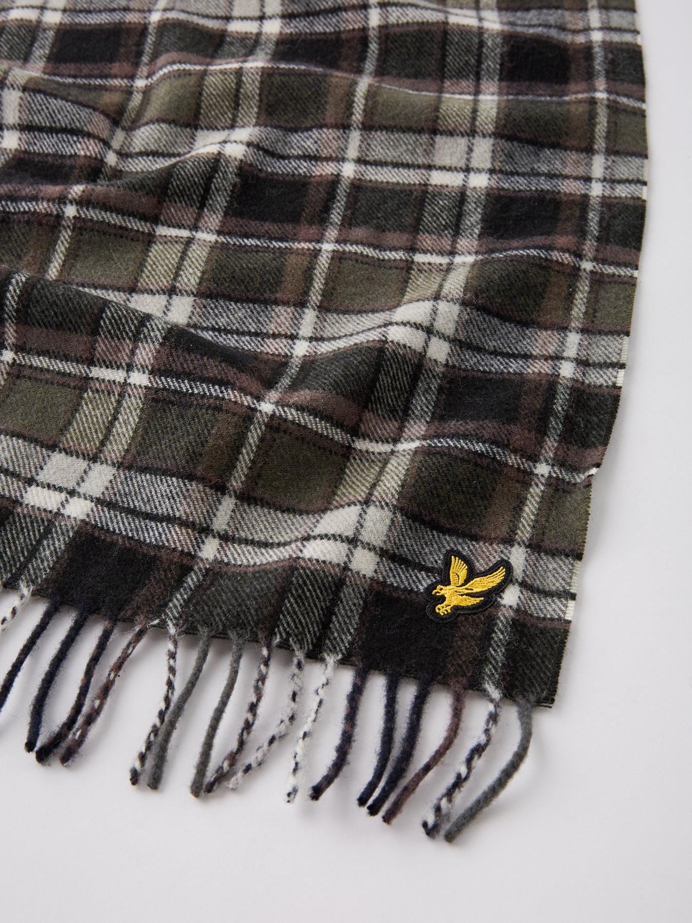 lyle-scott-lambswool-blend-scarf-and-beanie-set-blackoutfit