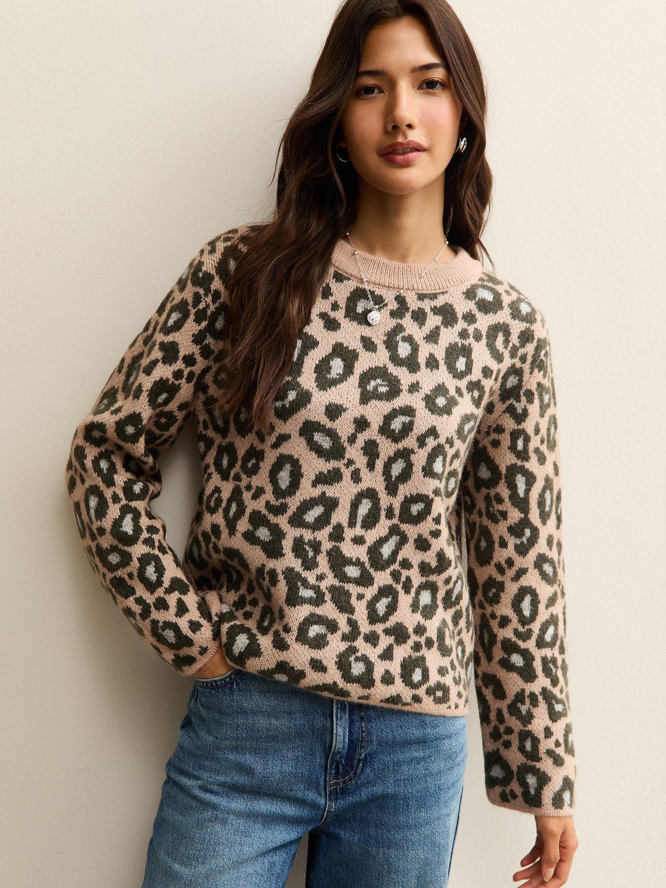 new-look-pink-leopard-crew-neck-jumper