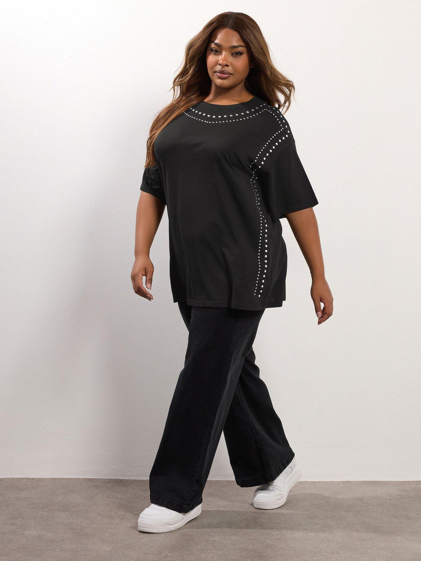 Image 3 of 4 of Yours Curve Oversized Studded T-Shirt - Black