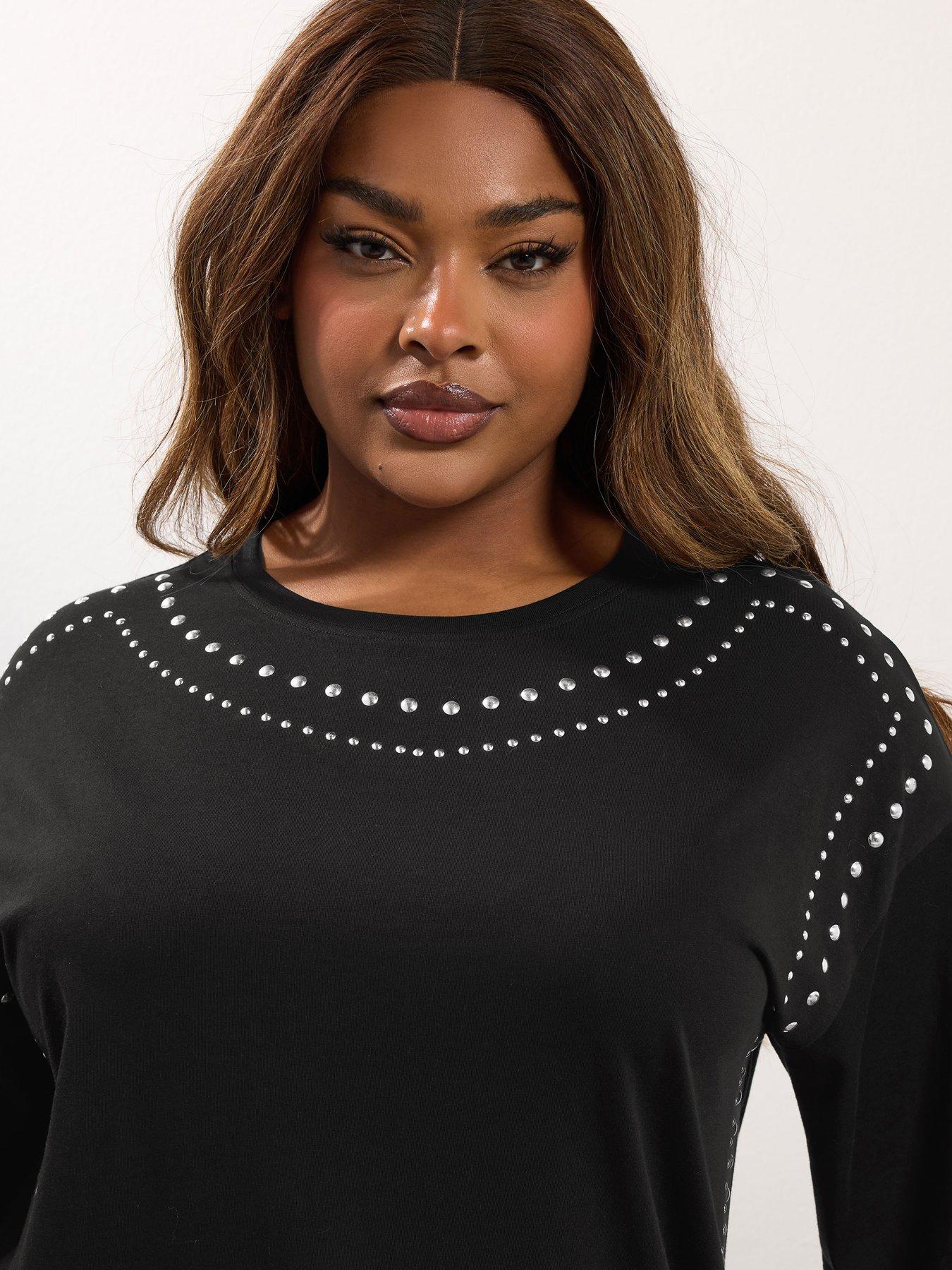 Image 4 of 4 of Yours Curve Oversized Studded T-Shirt - Black
