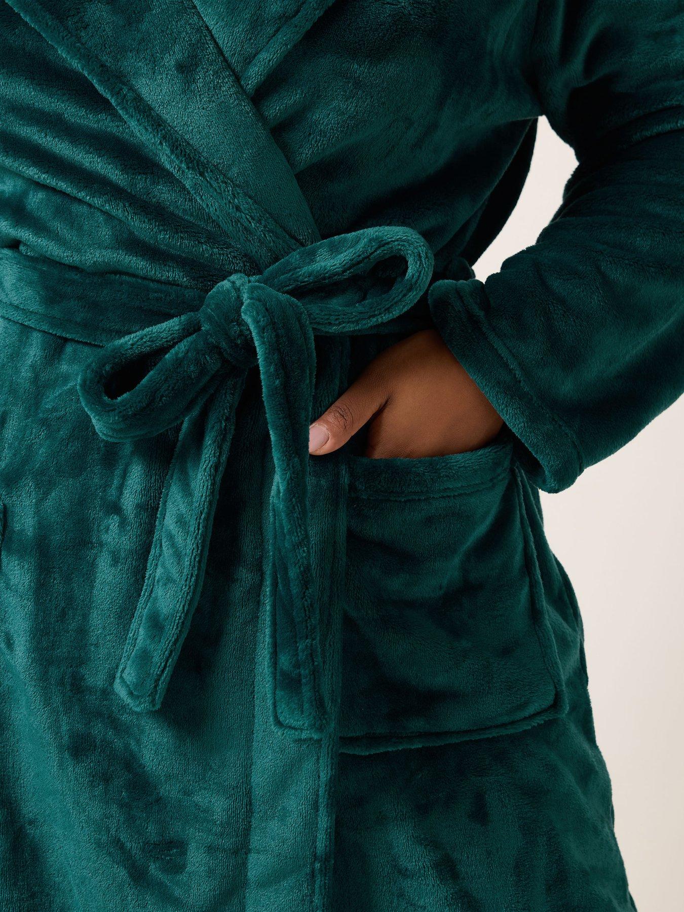 yours-curve-super-luxe-shawl-maxi-robe-greenoutfit