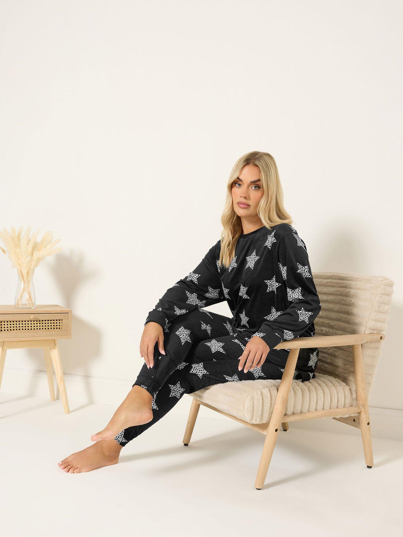yours-curve-stars-fleece-pyjama-set-blackback