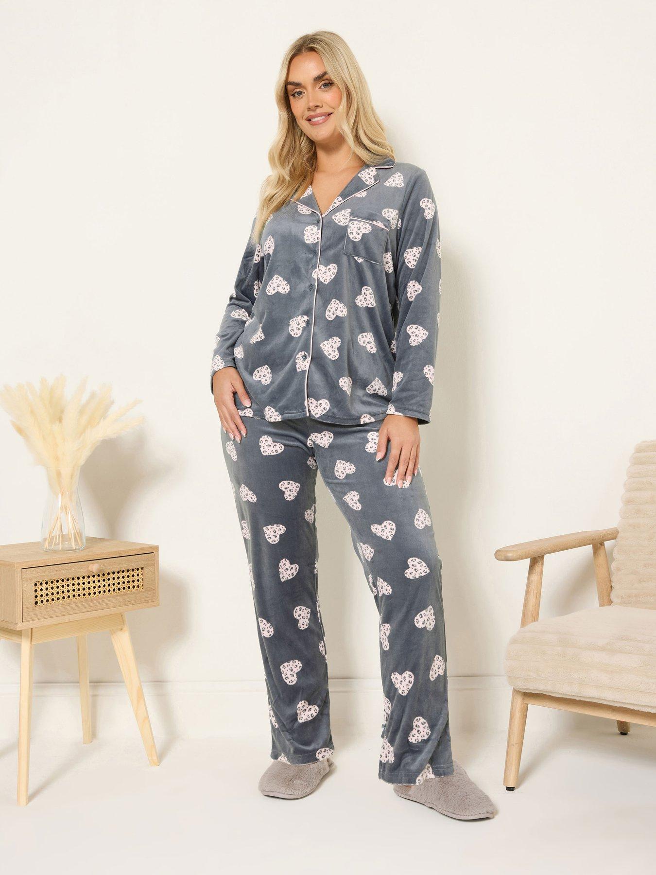 yours-curve-animal-heart-fleece-pyjama-set-greyfront