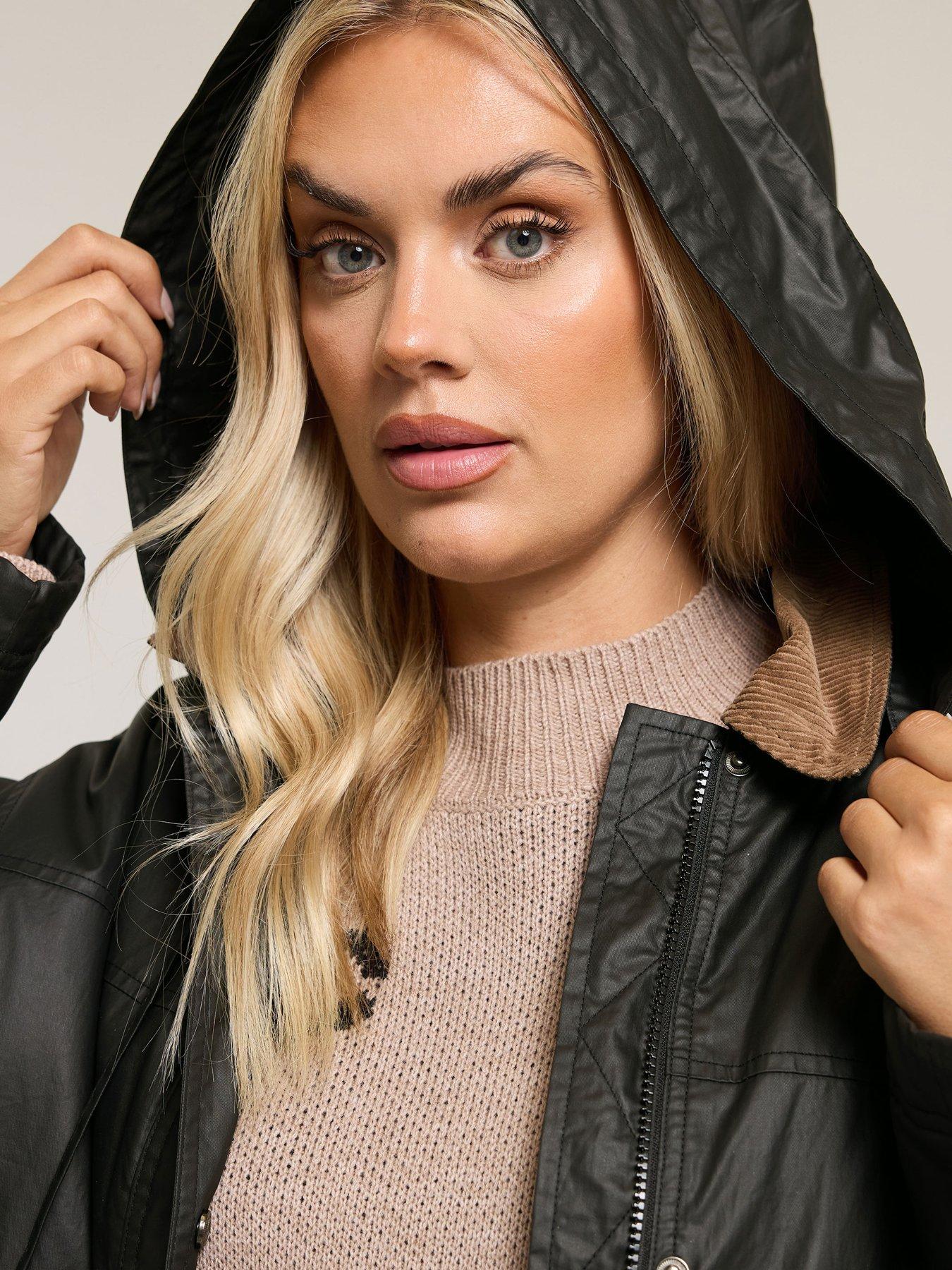 yours-curve-waxy-parka-jacket-blackoutfit