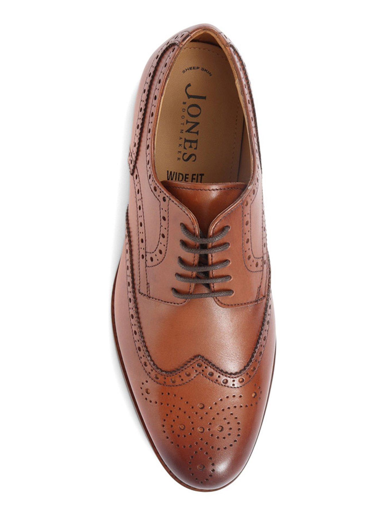 jones-bootmaker-manning-lace-up-brogueoutfit