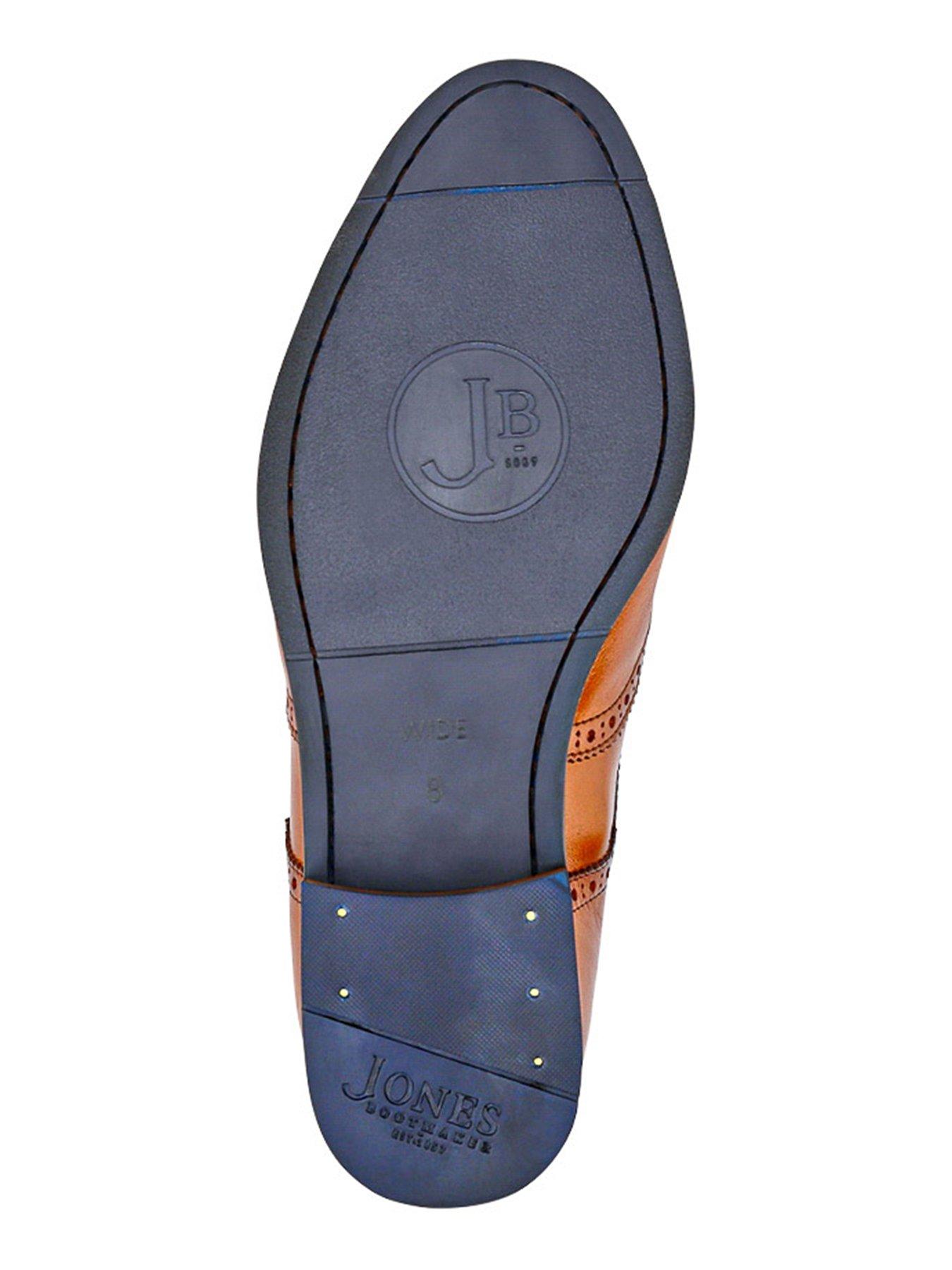 jones-bootmaker-manning-lace-up-broguedetail
