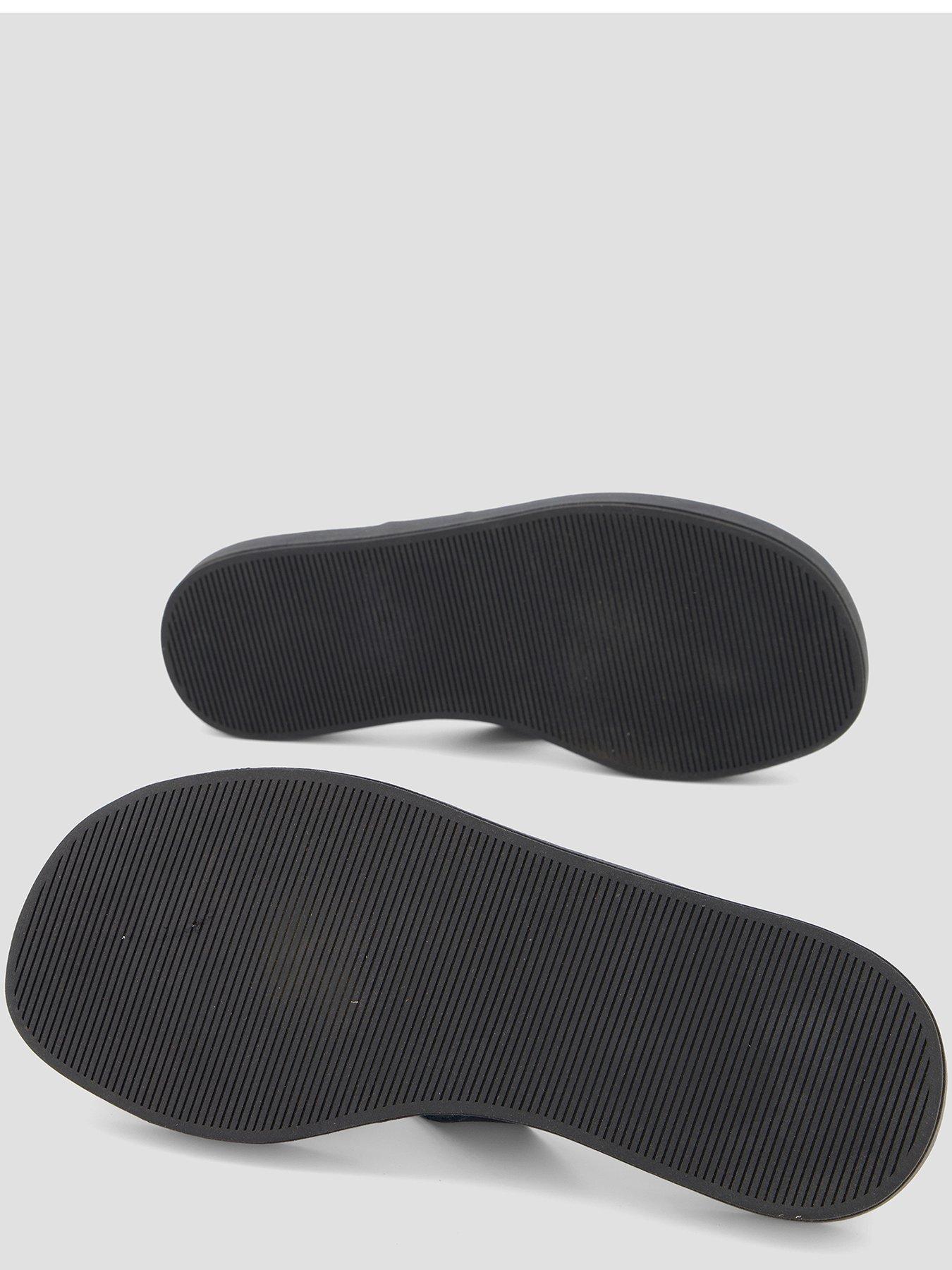 the-very-collection-leather-thong-flat-sandal-blackdetail