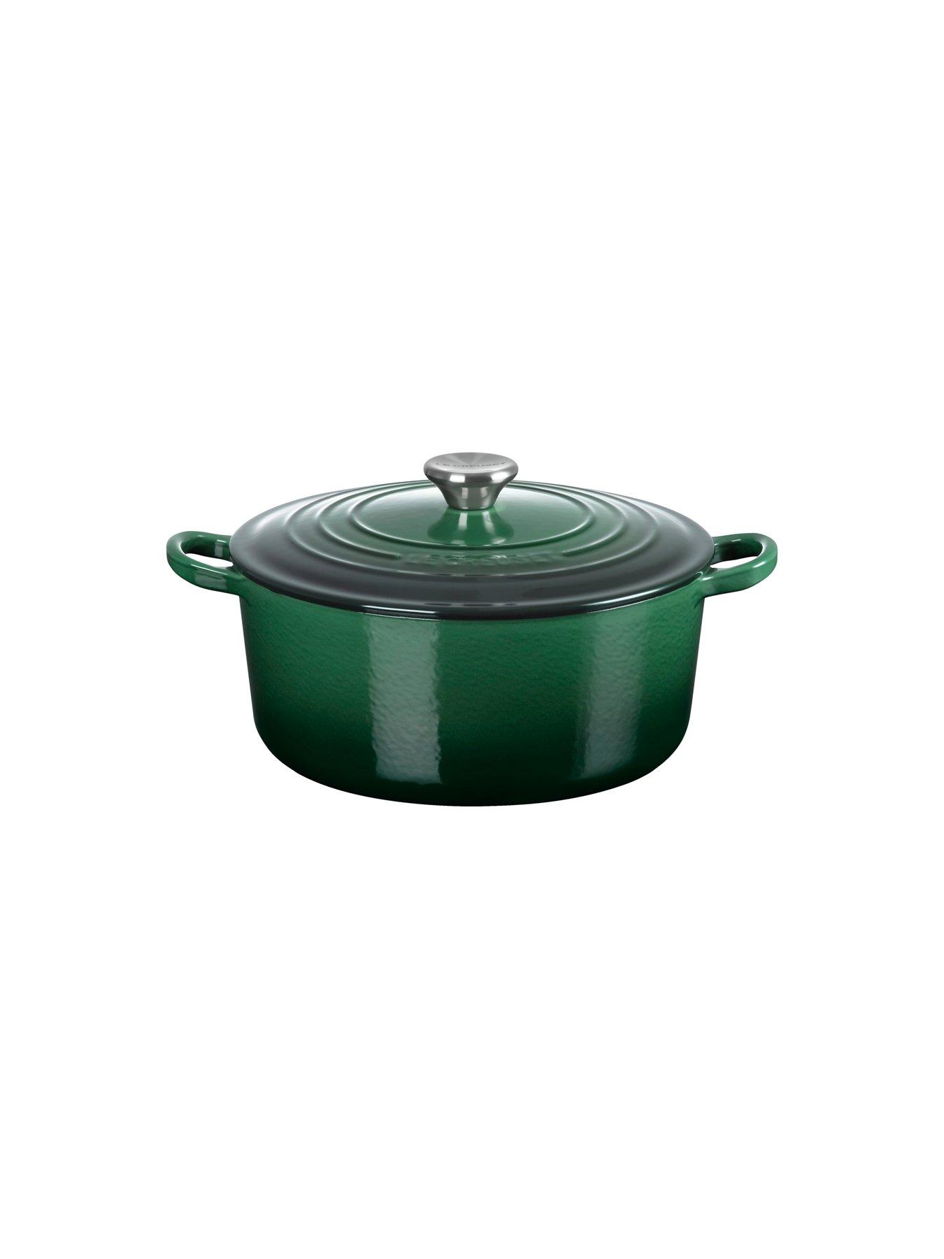 le-creuset-signature-cast-iron-round-26-cm-casserole-in-volcanic