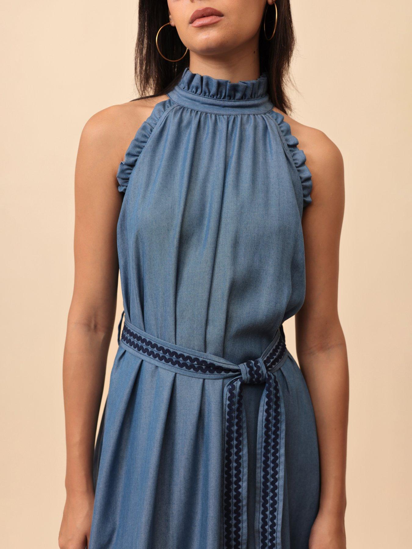 emily-lovelock-celine-denim-dressoutfit