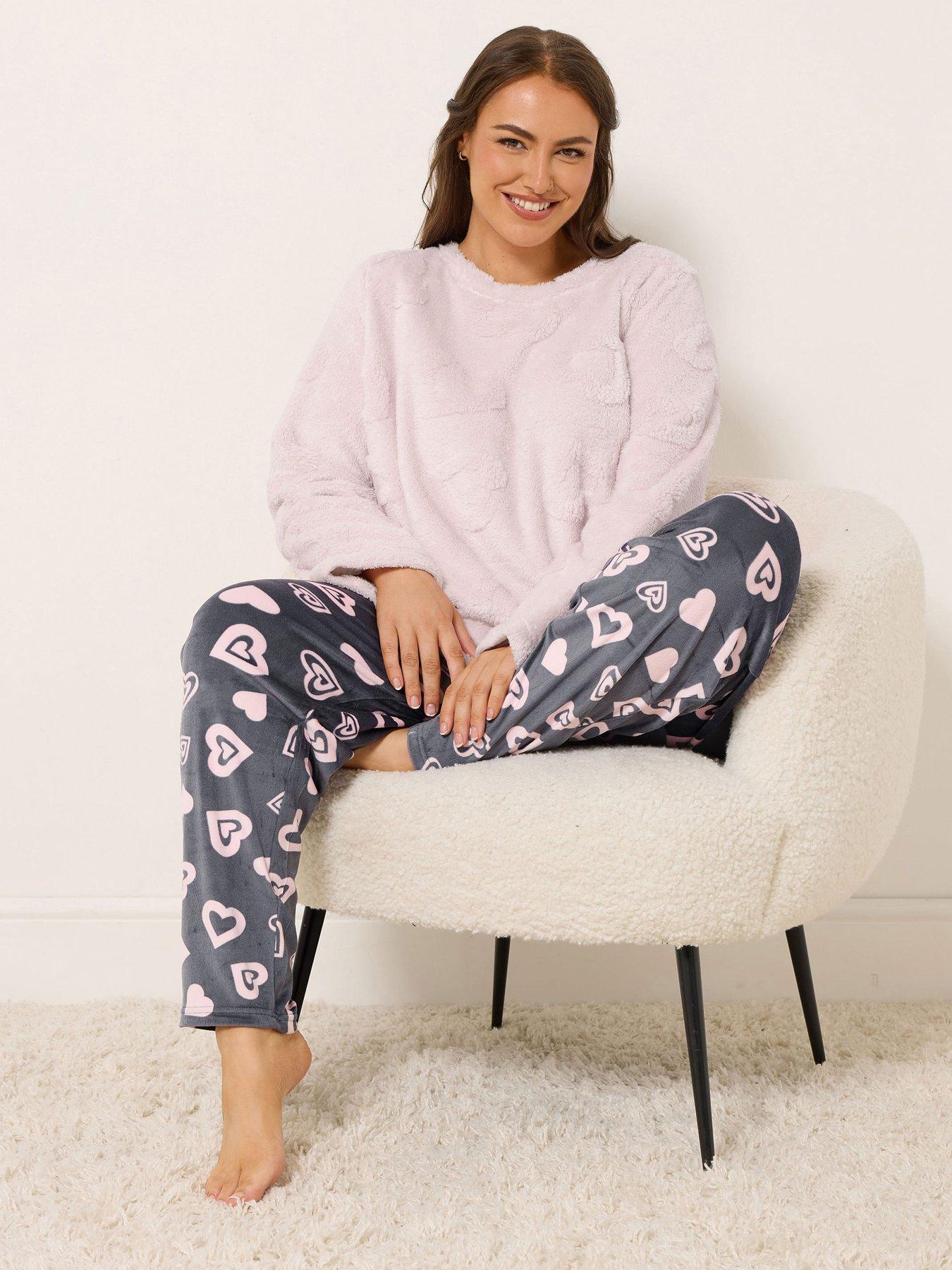 yours-curve-clipped-heart-lounge-set-pinkfront