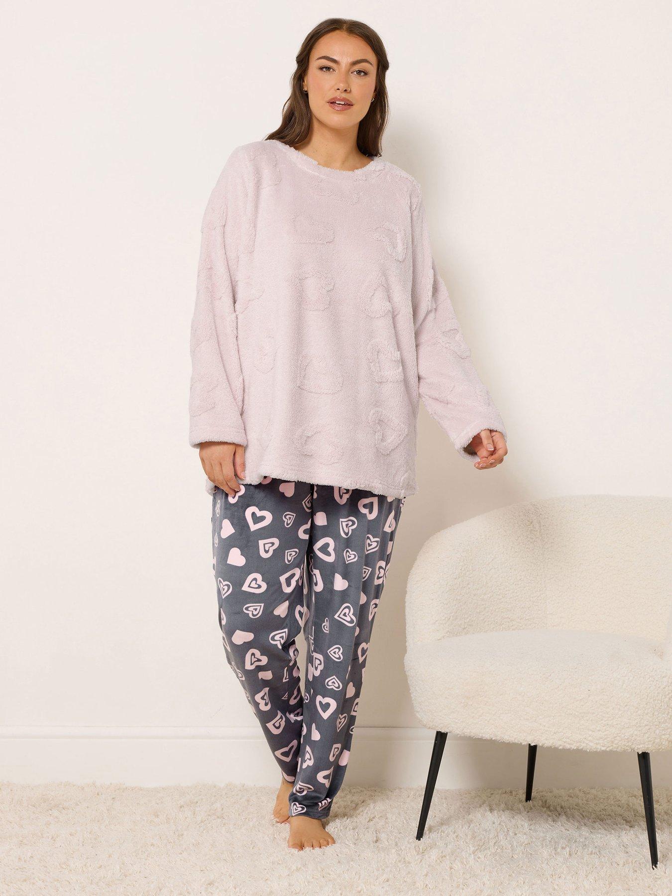 yours-curve-clipped-heart-lounge-set-pinkback