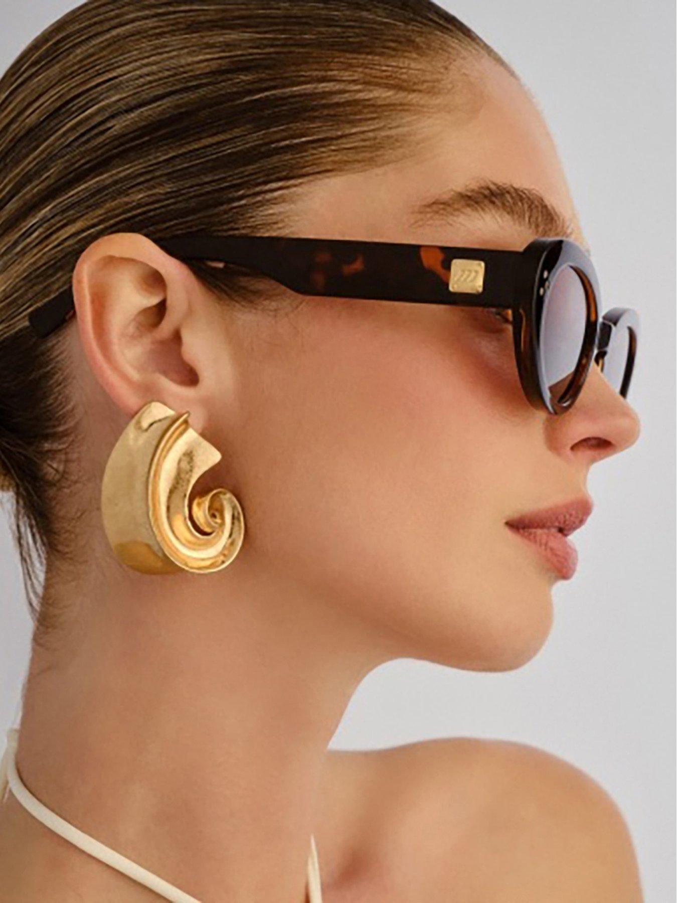 le-specs-tootsie-cat-eye-sunglasses-browndetail