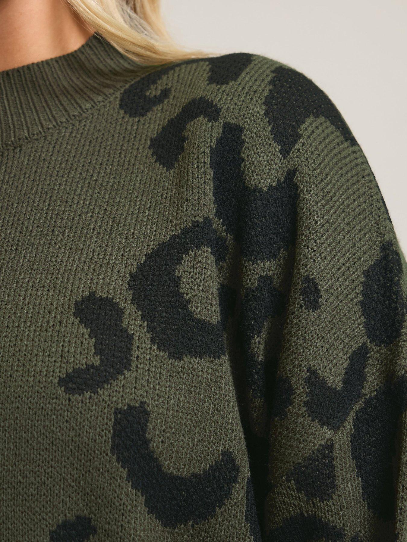 yours-curve-multi-animal-jumper-blackoutfit