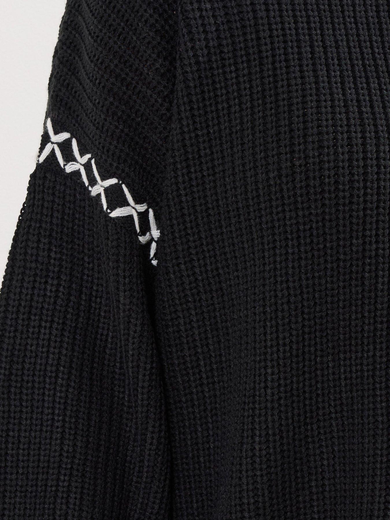 yours-curve-blanket-stitch-jumper-blackoutfit