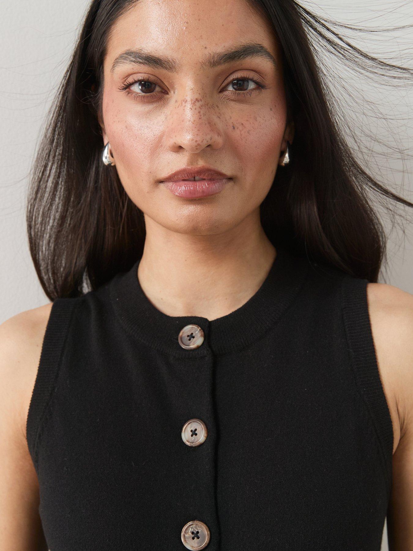 the-very-collection-classic-comfort-button-through-sleeveless-tank-blackoutfit