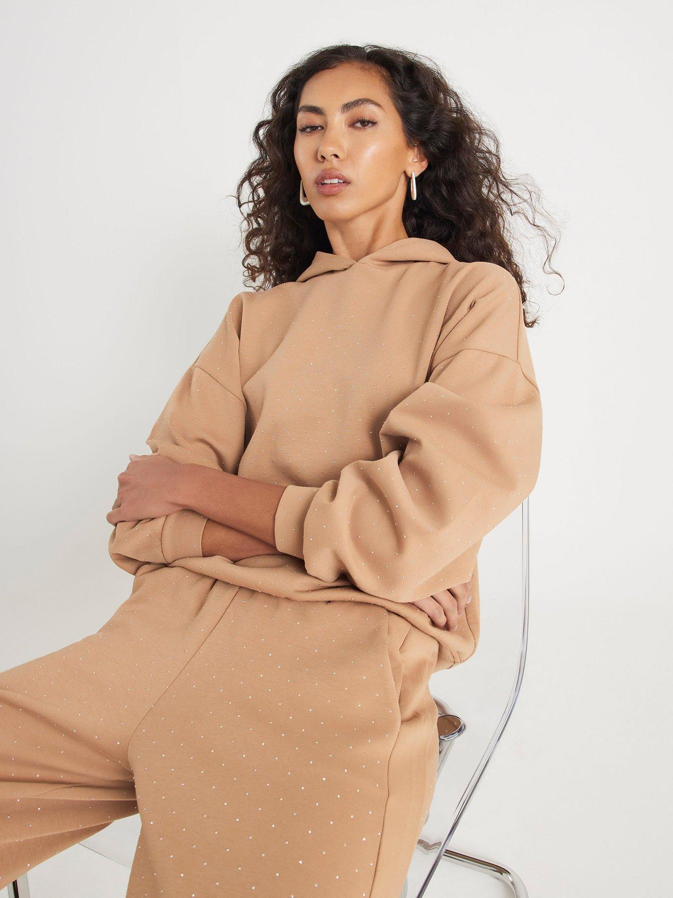 river-island-long-sleeve-neoprene-hotfix-hoody-beigeoutfit