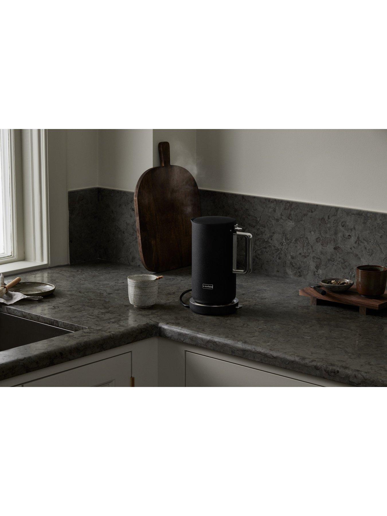 Image 5 of 7 of Aarke Aarke Kettle - Matte Black