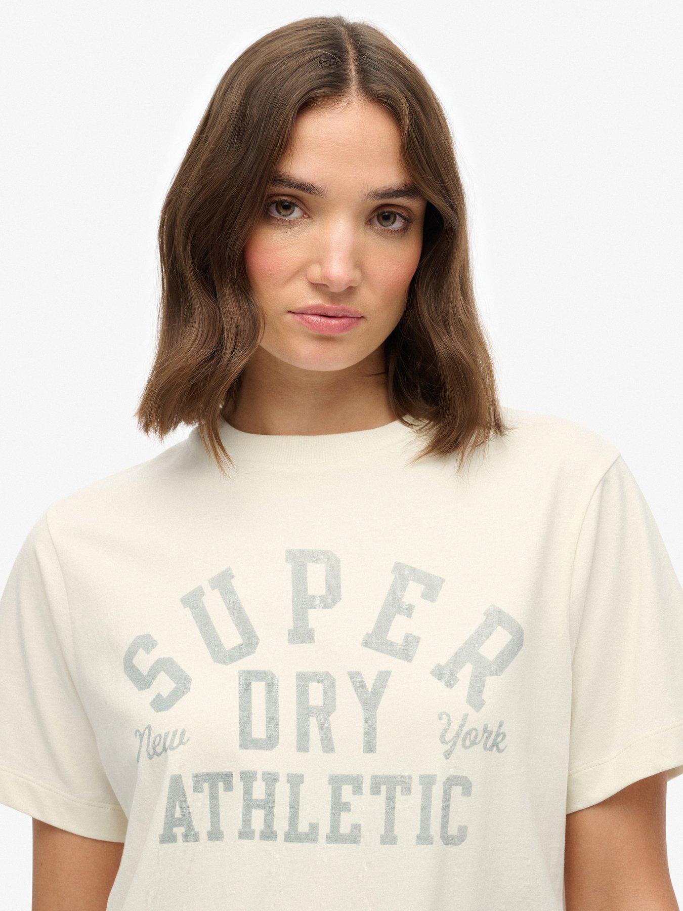 superdry-athletic-essentials-loose-tee-desert-bone-off-whiteoutfit