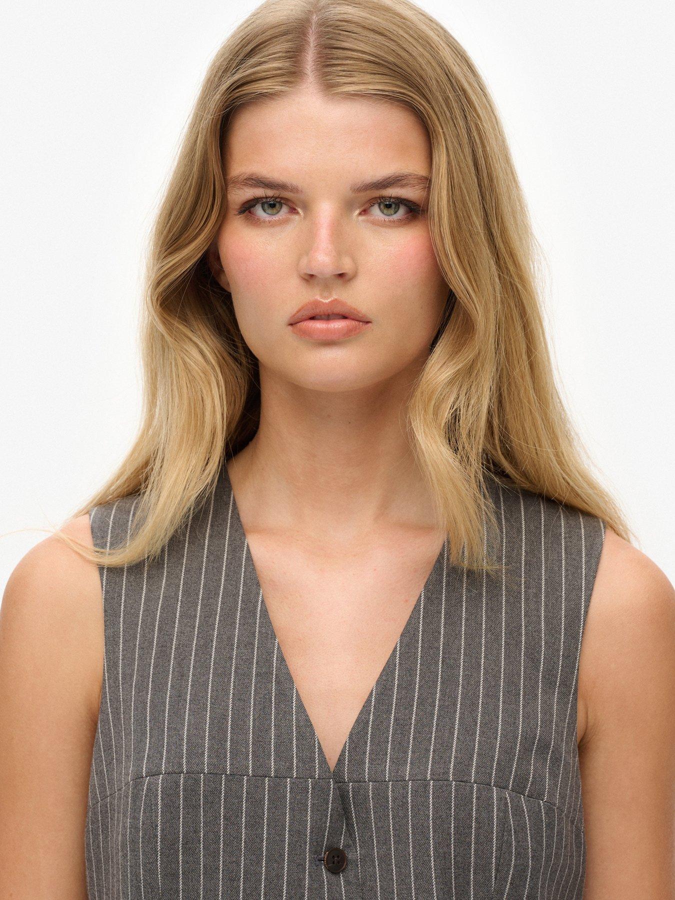 superdry-pinstripe-waistcoat-pinstripe-greydetail