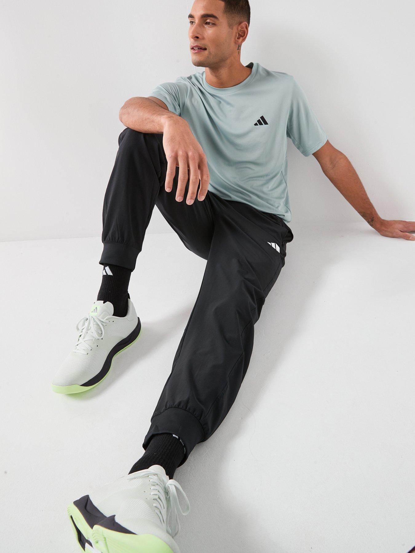 adidas-mens-training-workout-essentials-woven-trousers-blackoutfit