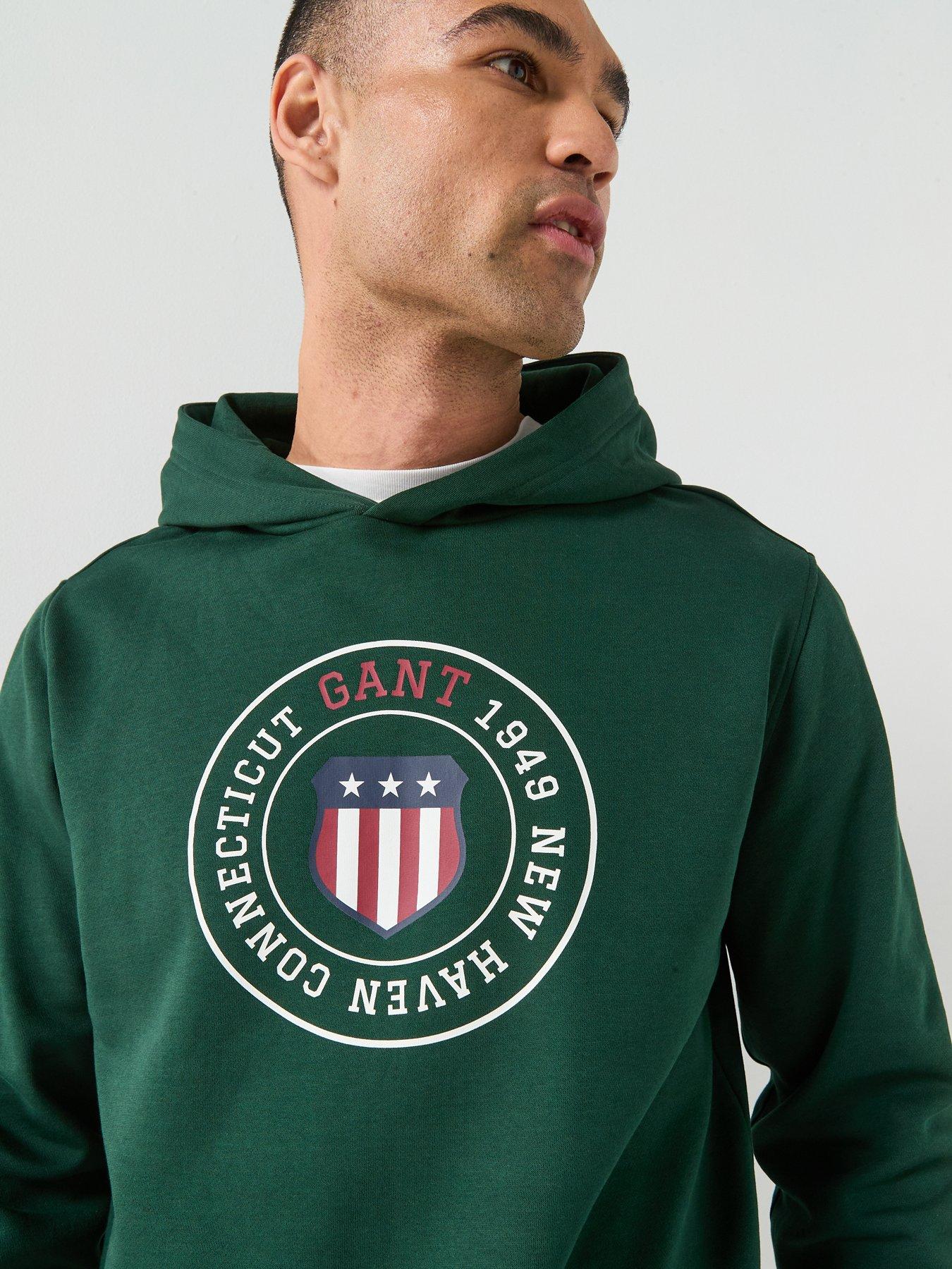 gant-graphic-hoodie-dark-greenoutfit
