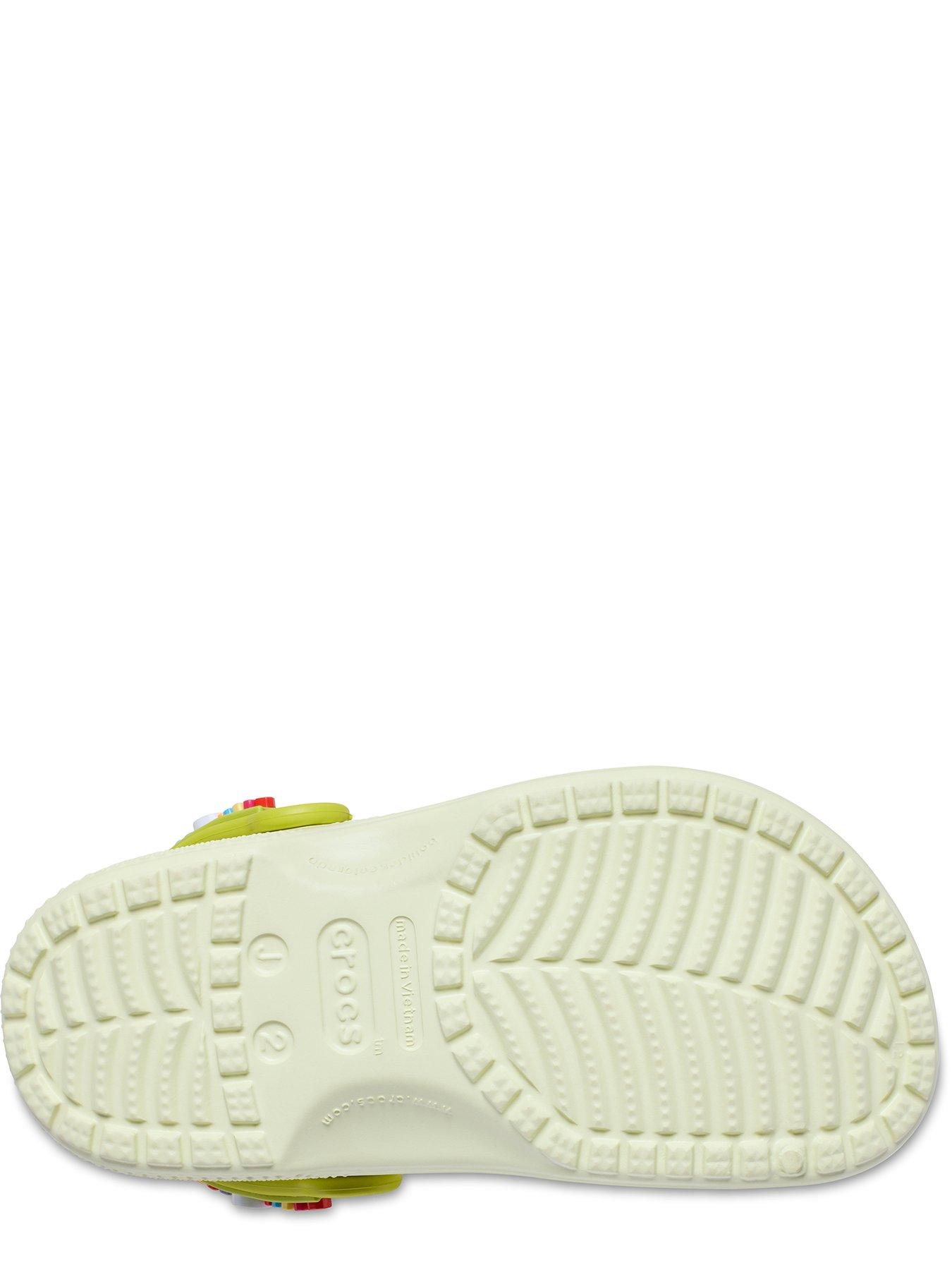 crocs-classic-friendship-bracelet-clog-kids-multidetail