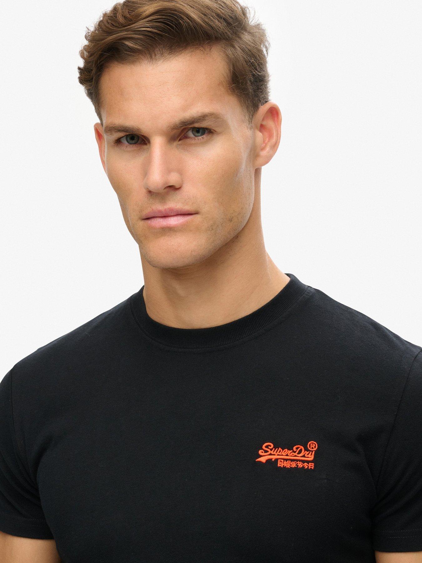 superdry-cotton-essential-logo-t-shirt-blackoutfit
