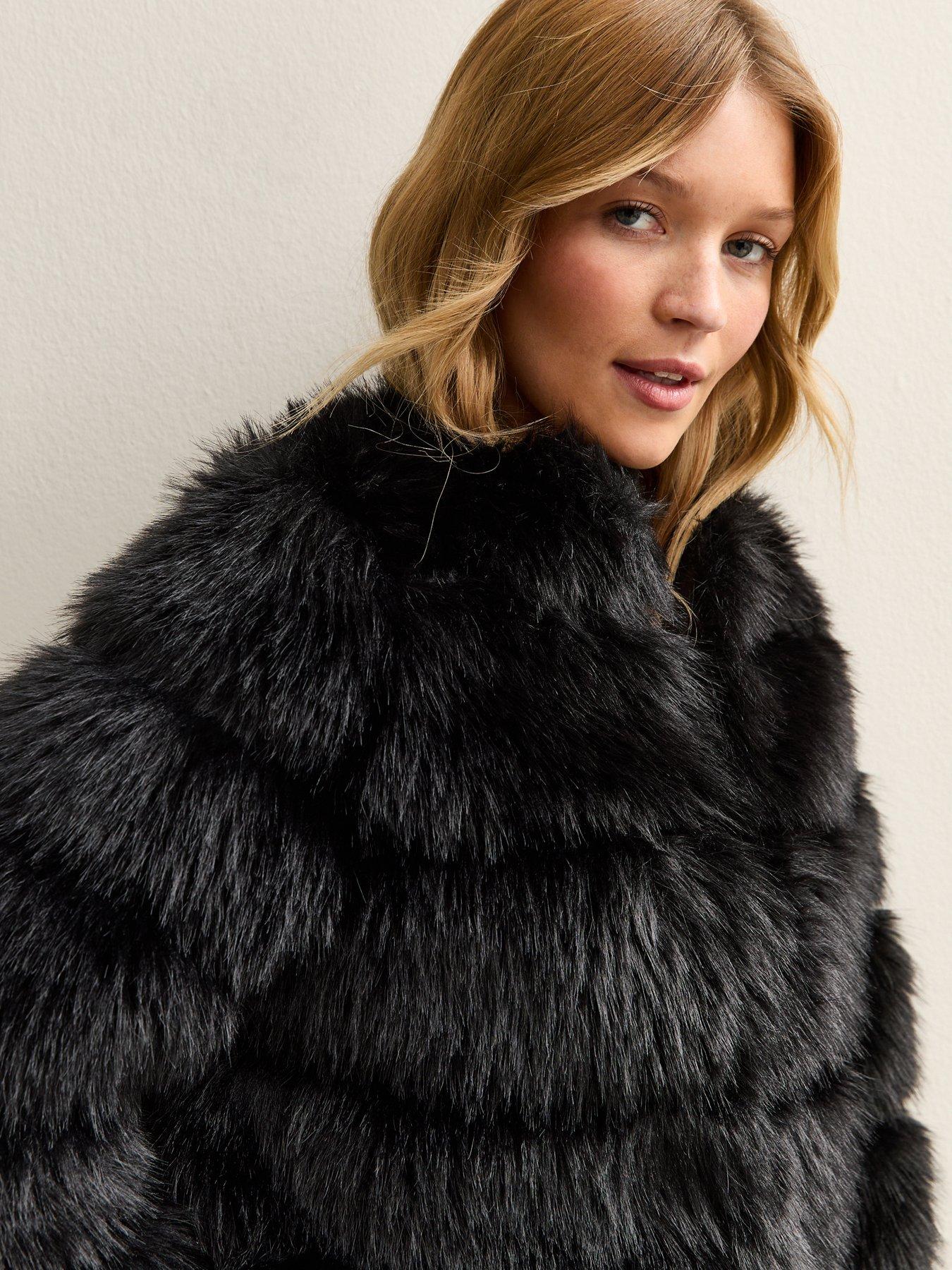 new-look-panelled-faux-fur-jacket-blackoutfit