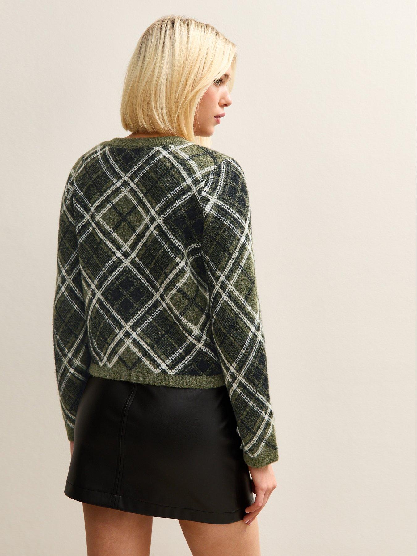 new-look-diagonal-check-double-pocket-cardigan-greenstillFront