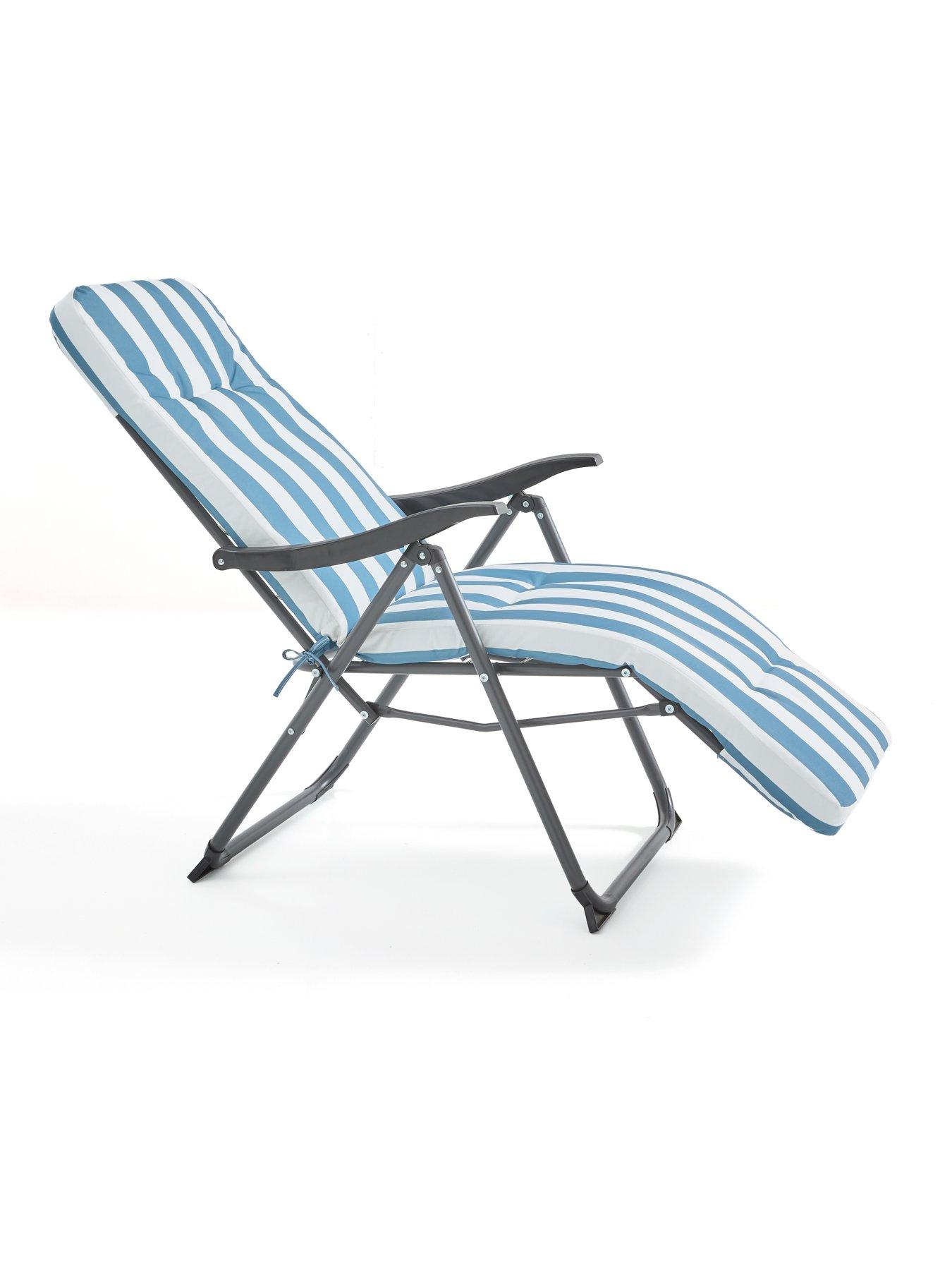 the-very-collection-devon-cushion-relaxeroutfit