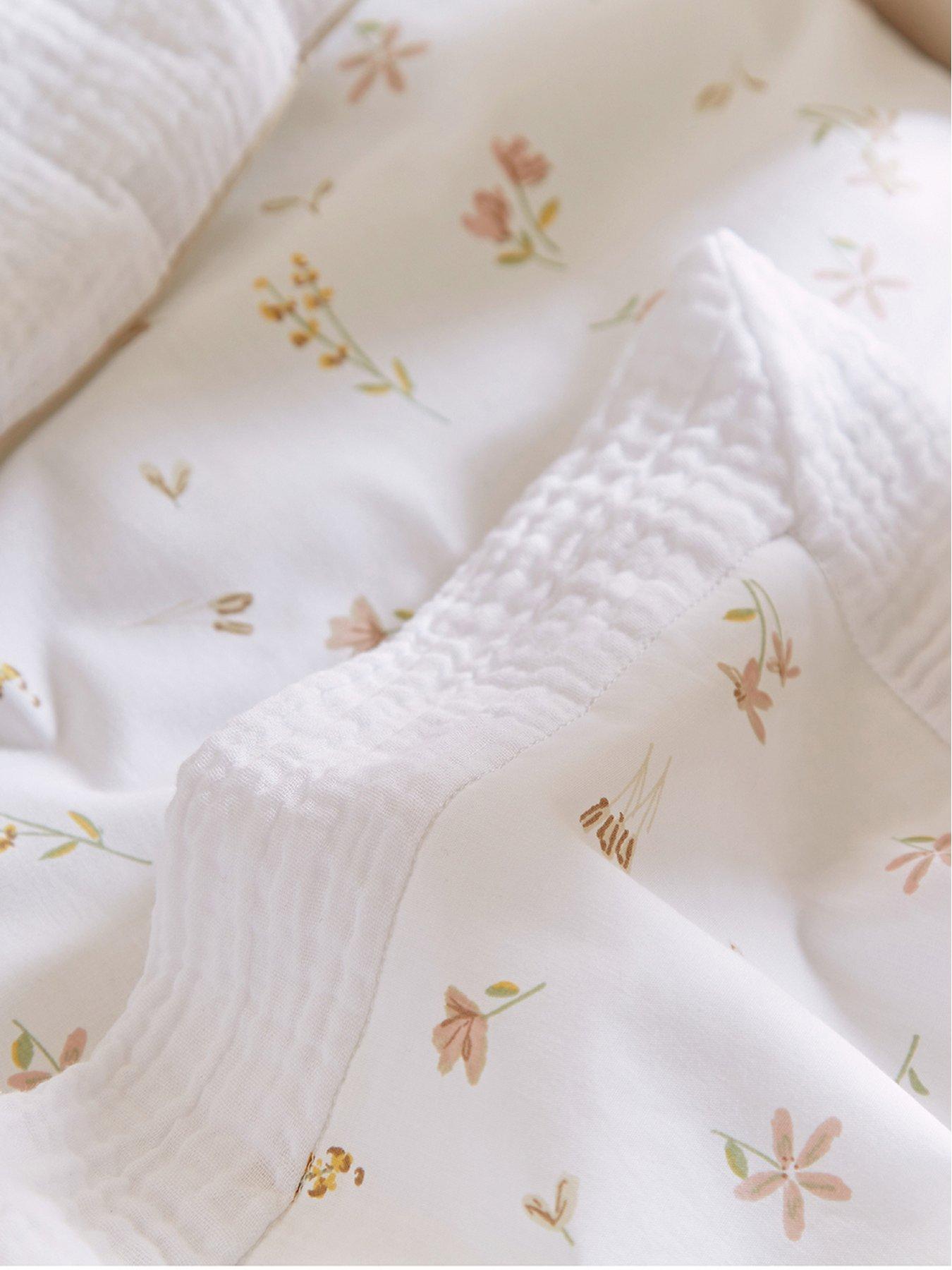 cuddleco-4pc-cot-bed-bedding-set-cashmere-meadowback