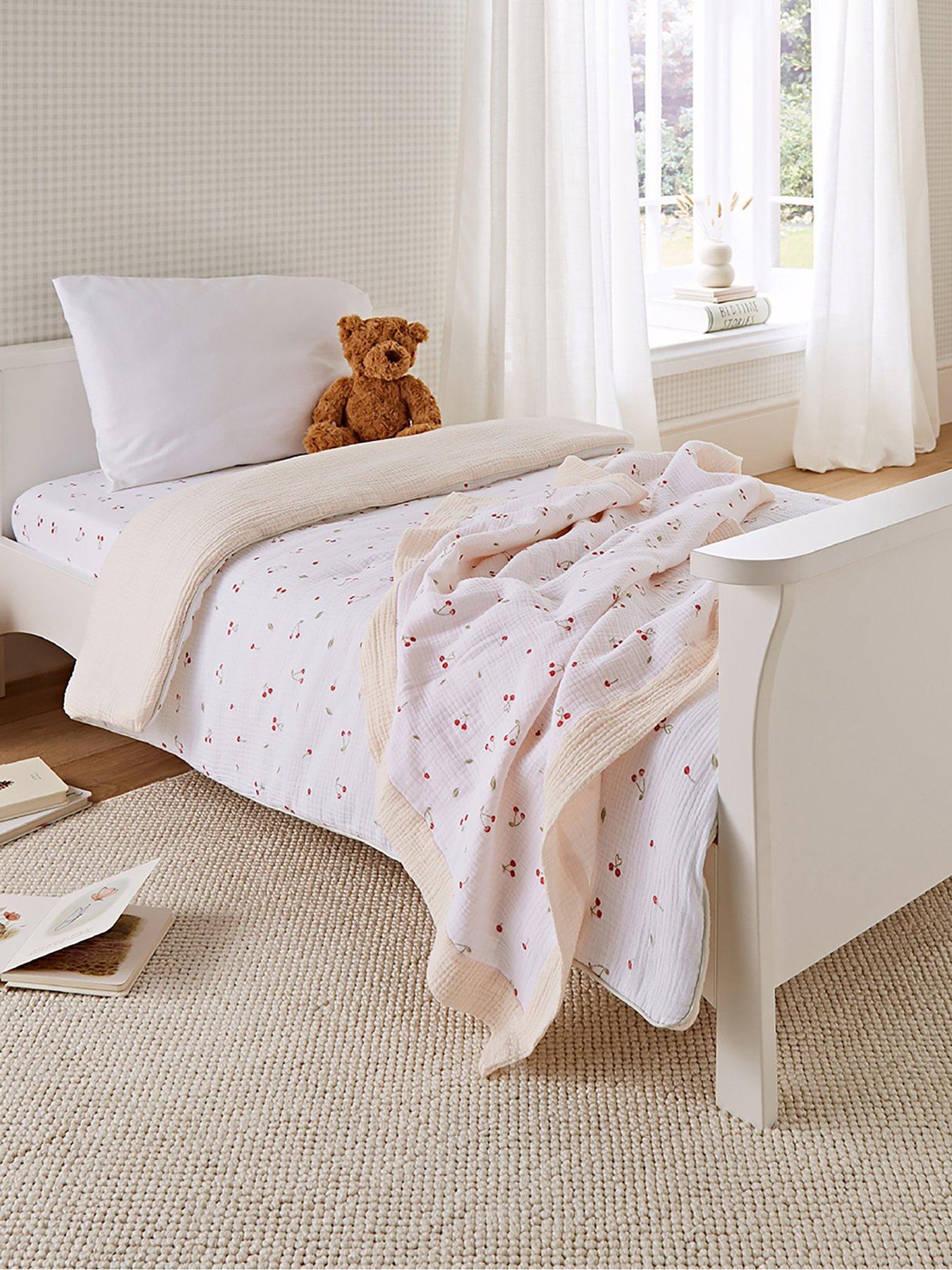 cuddleco-4pc-cot-bed-bedding-set-ditsy-cherryoutfit