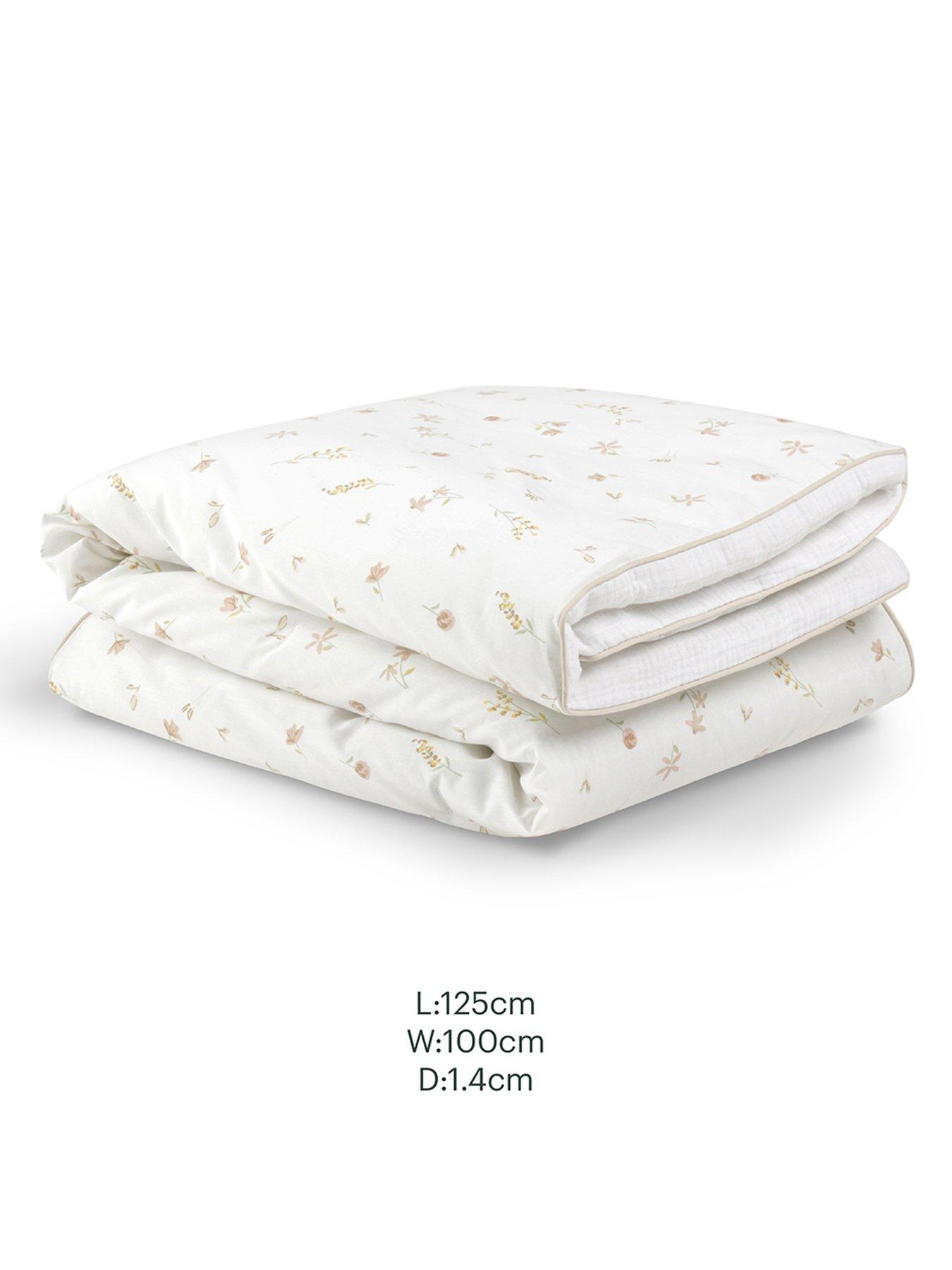 cuddleco-cot-bed-quilt-cashmere-meadowdetail