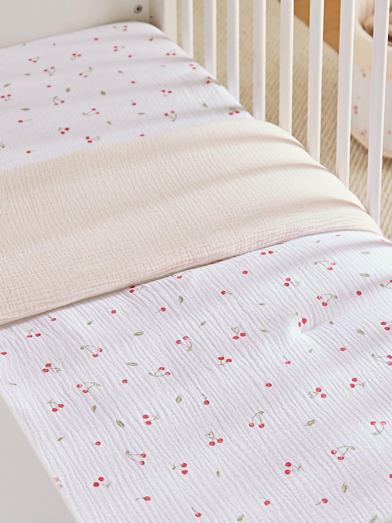 CuddleCo Cot Bed Quilt - Ditsy Cherry