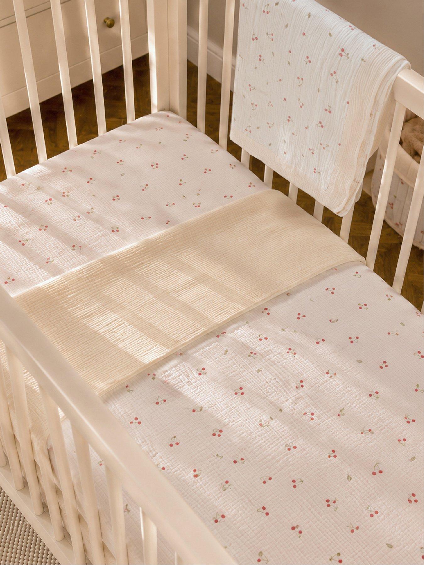 Image 5 of 7 of CuddleCo Cot Bed Quilt - Ditsy Cherry