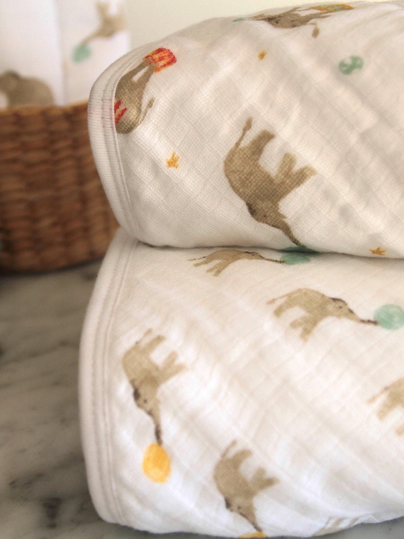 aden-anais-essentials-2-pack-hooded-towel-elephant-circusback