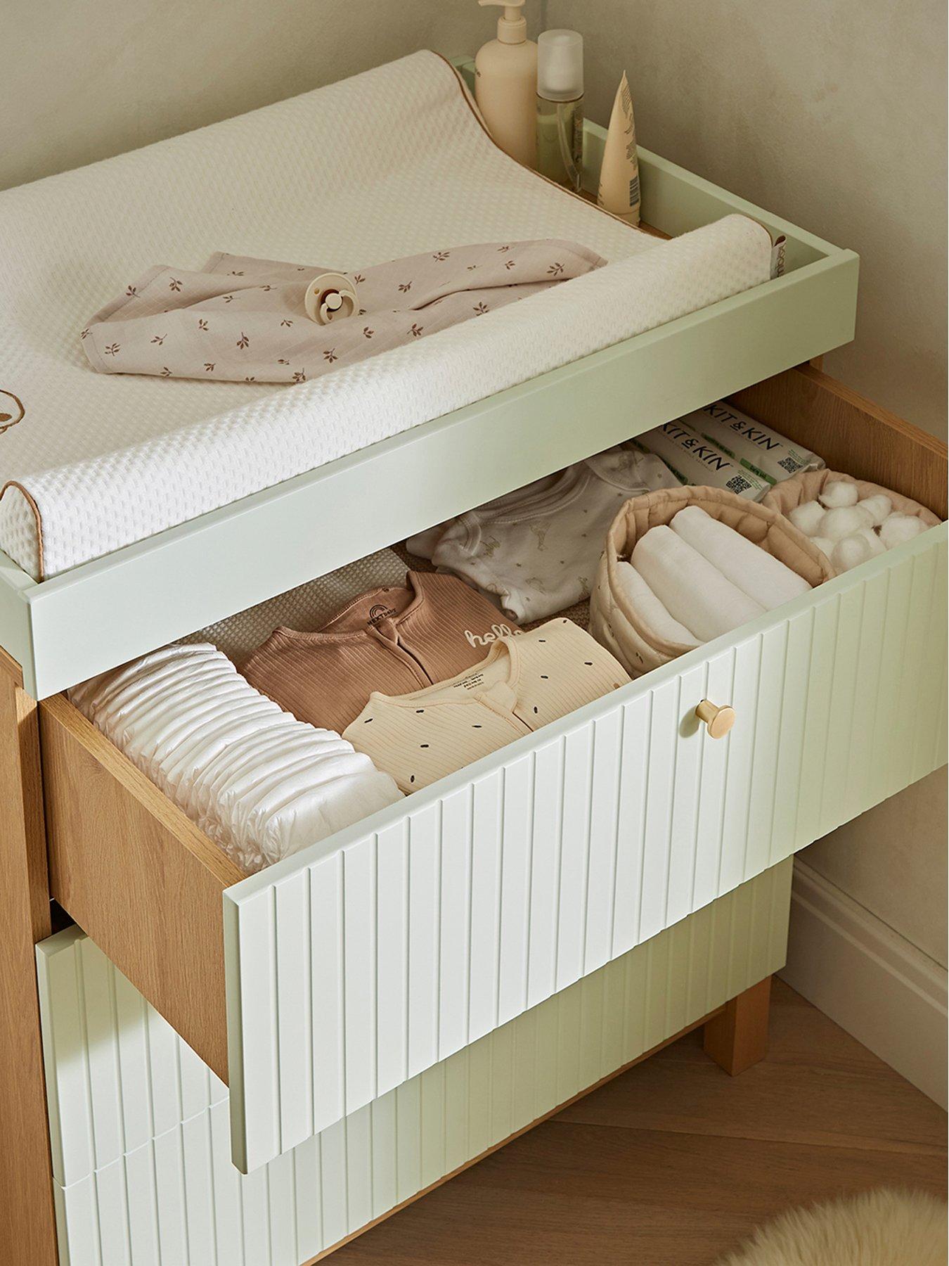 cuddleco-remi-3-drawer-dresser-oakgreenoutfit