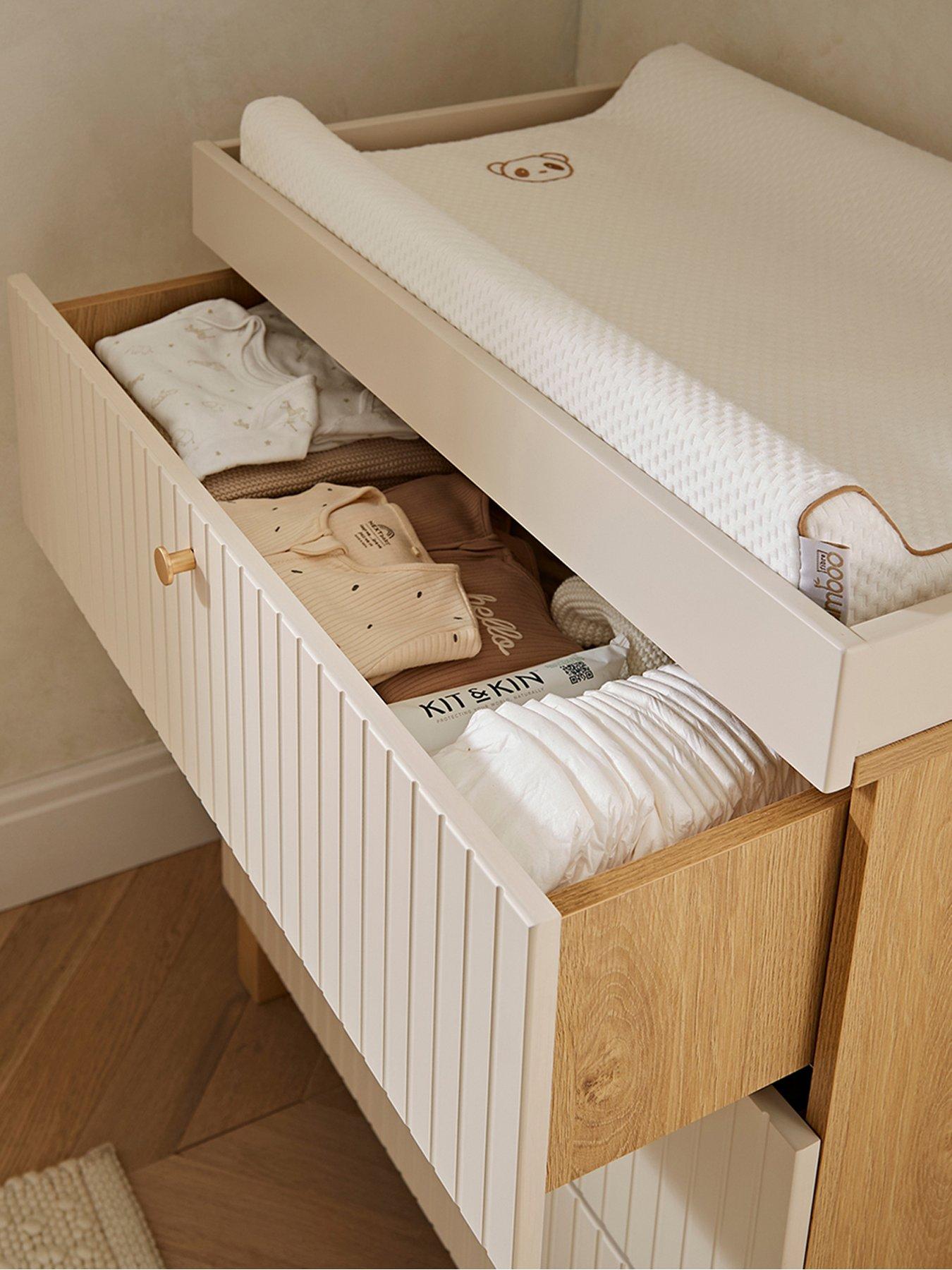 cuddleco-remi-3-drawer-dresser-oakcashmereoutfit