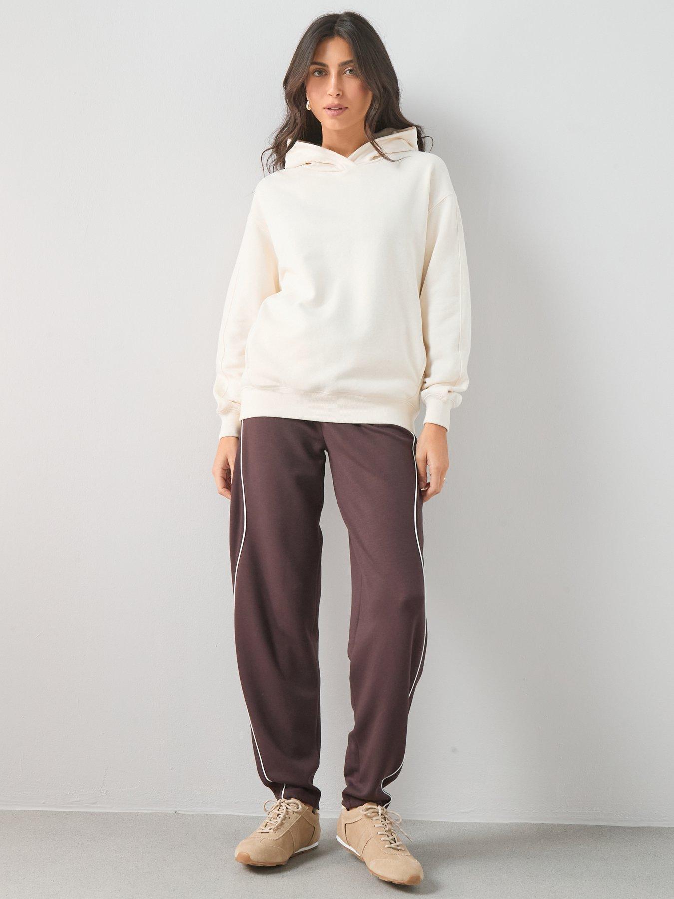 the-very-collection-relaxed-hoodie-creamdetail