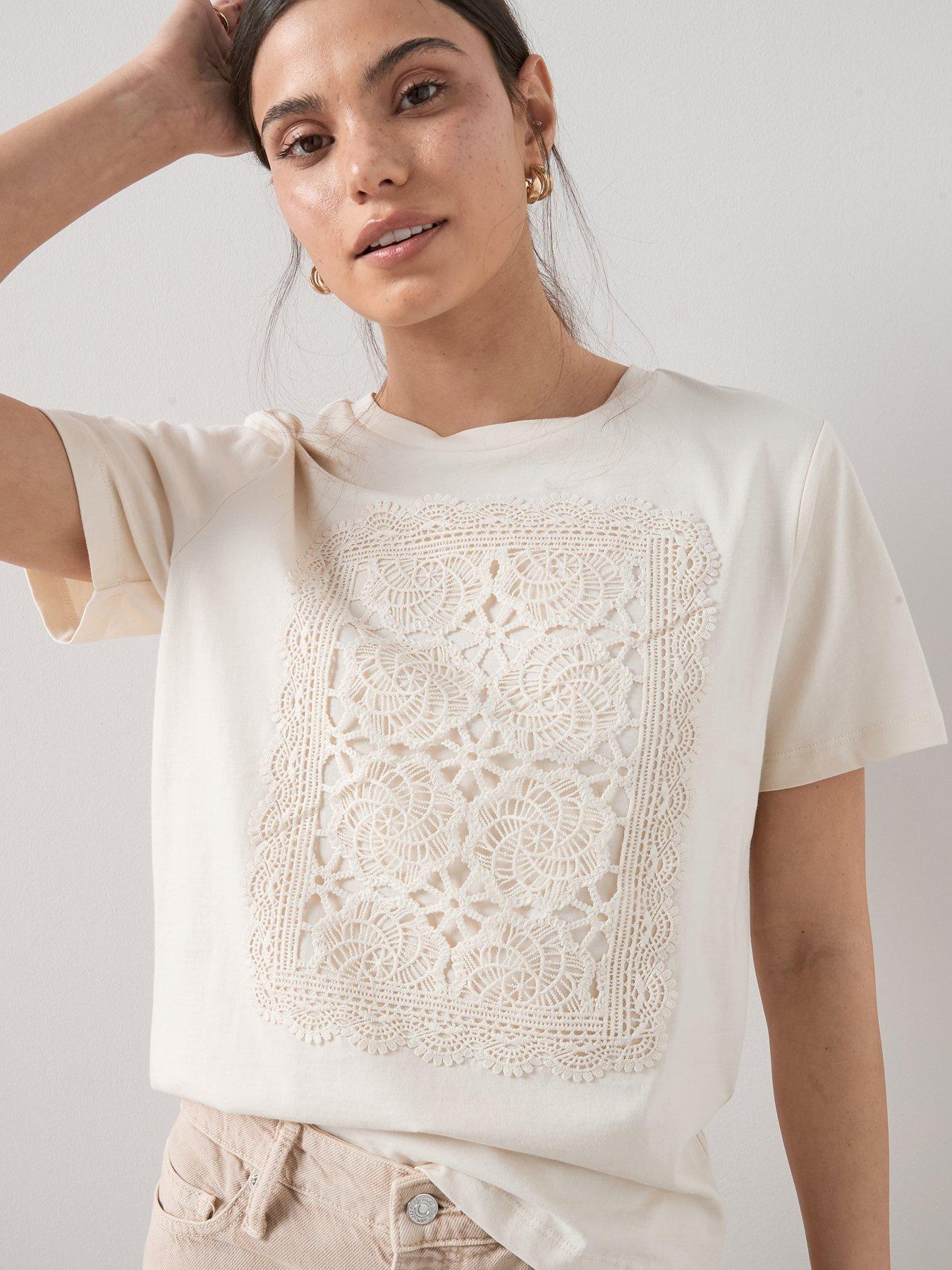 the-very-collection-crochet-panel-short-sleeve-t-shirt-creamoutfit