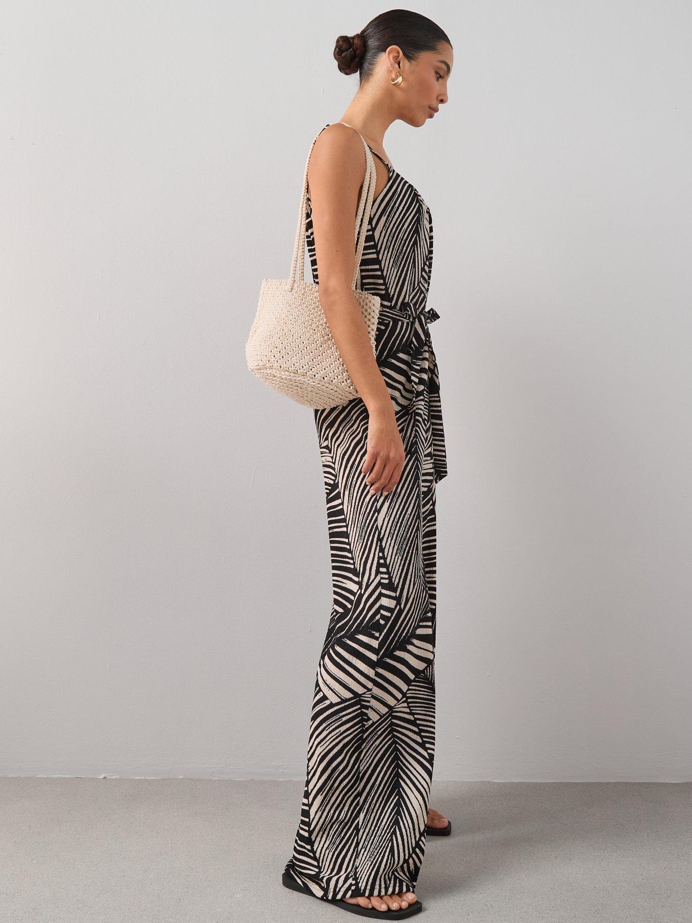 the-very-collection-printed-crinkle-strappy-jumpsuit-monodetail