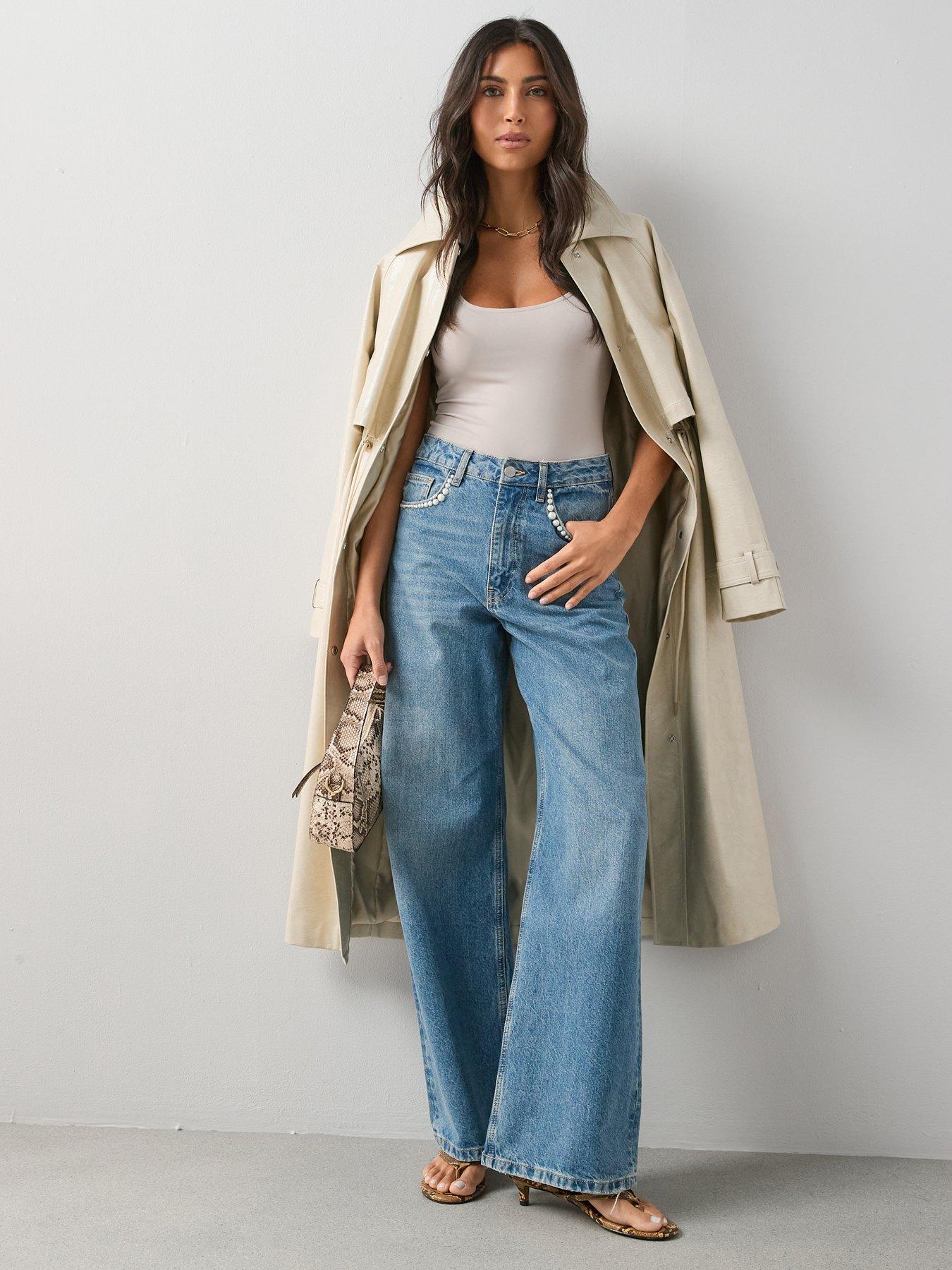 the-very-collection-polyamide-scoop-neck-vest-creamback