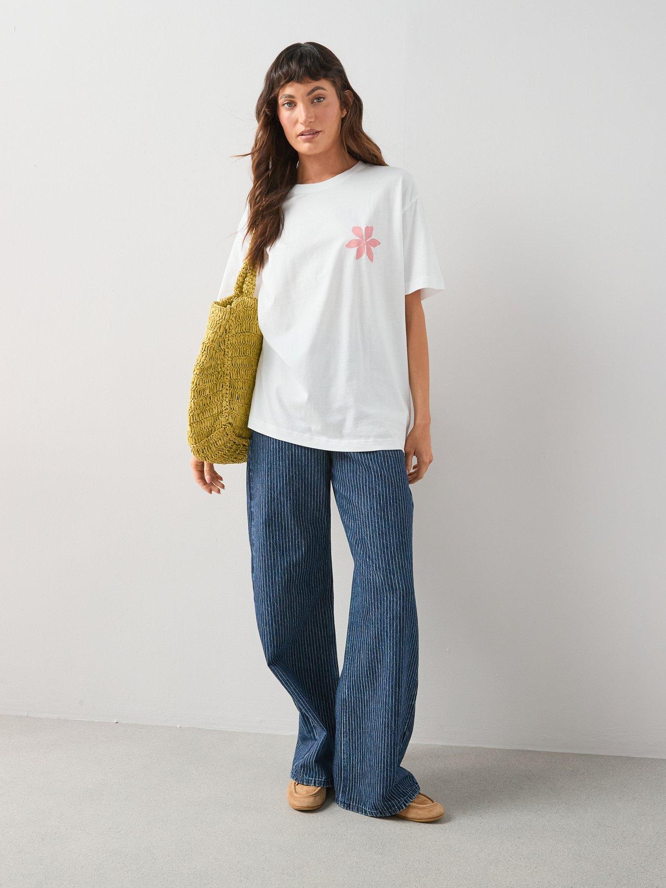 the-very-collection-fleurs-oversized-graphic-t-shirt-whiteback